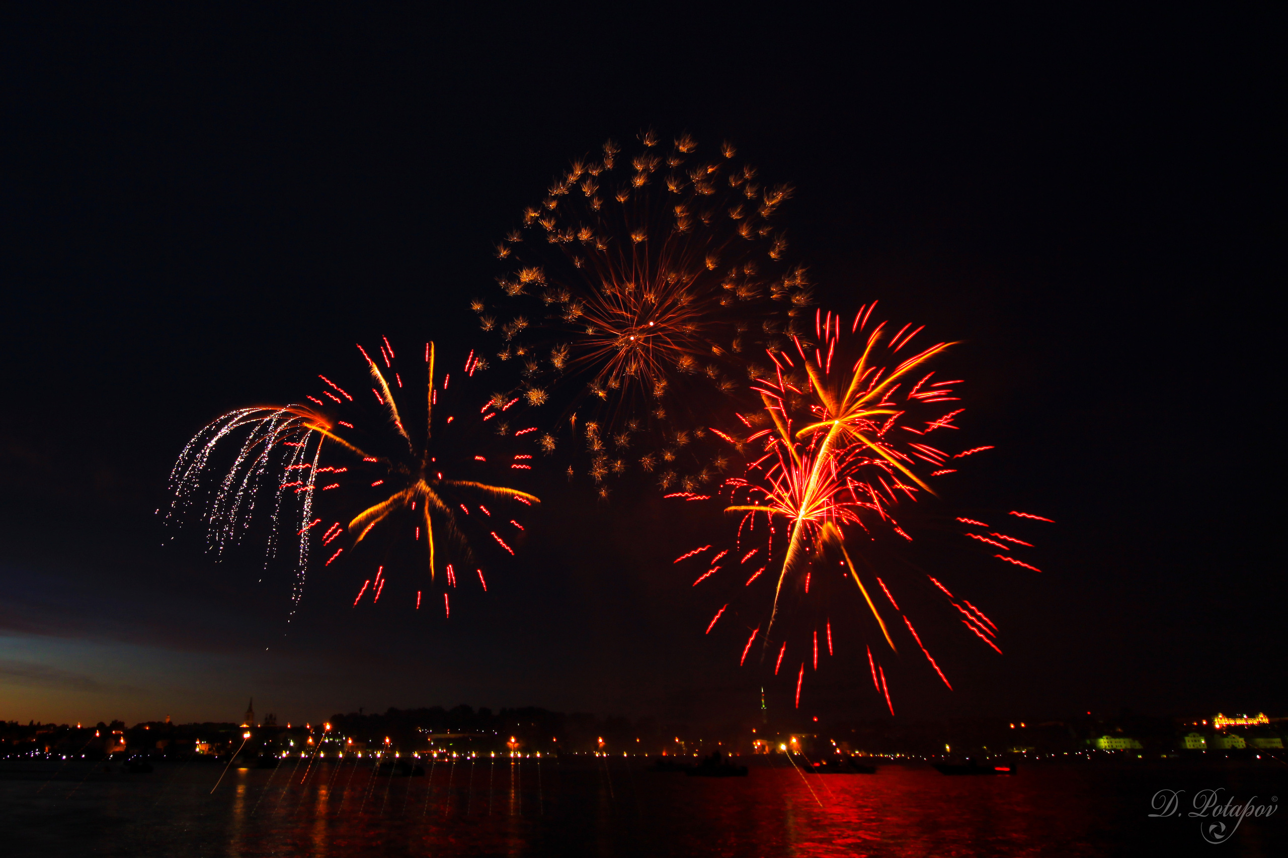 Костромской фестиваль фейерверков. Московский фотограф Дмитрий Потапов