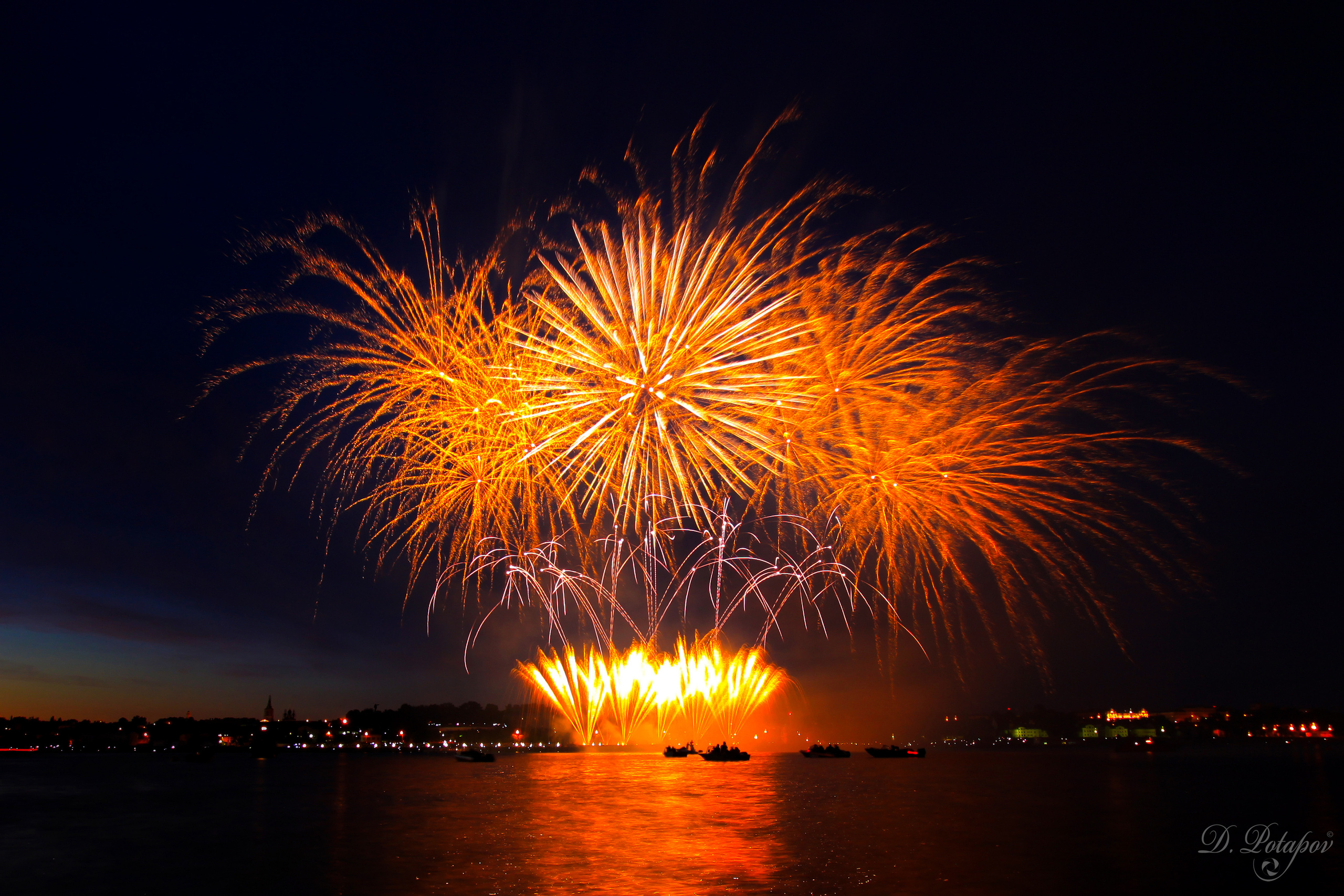 Костромской фестиваль фейерверков. Московский фотограф Дмитрий Потапов