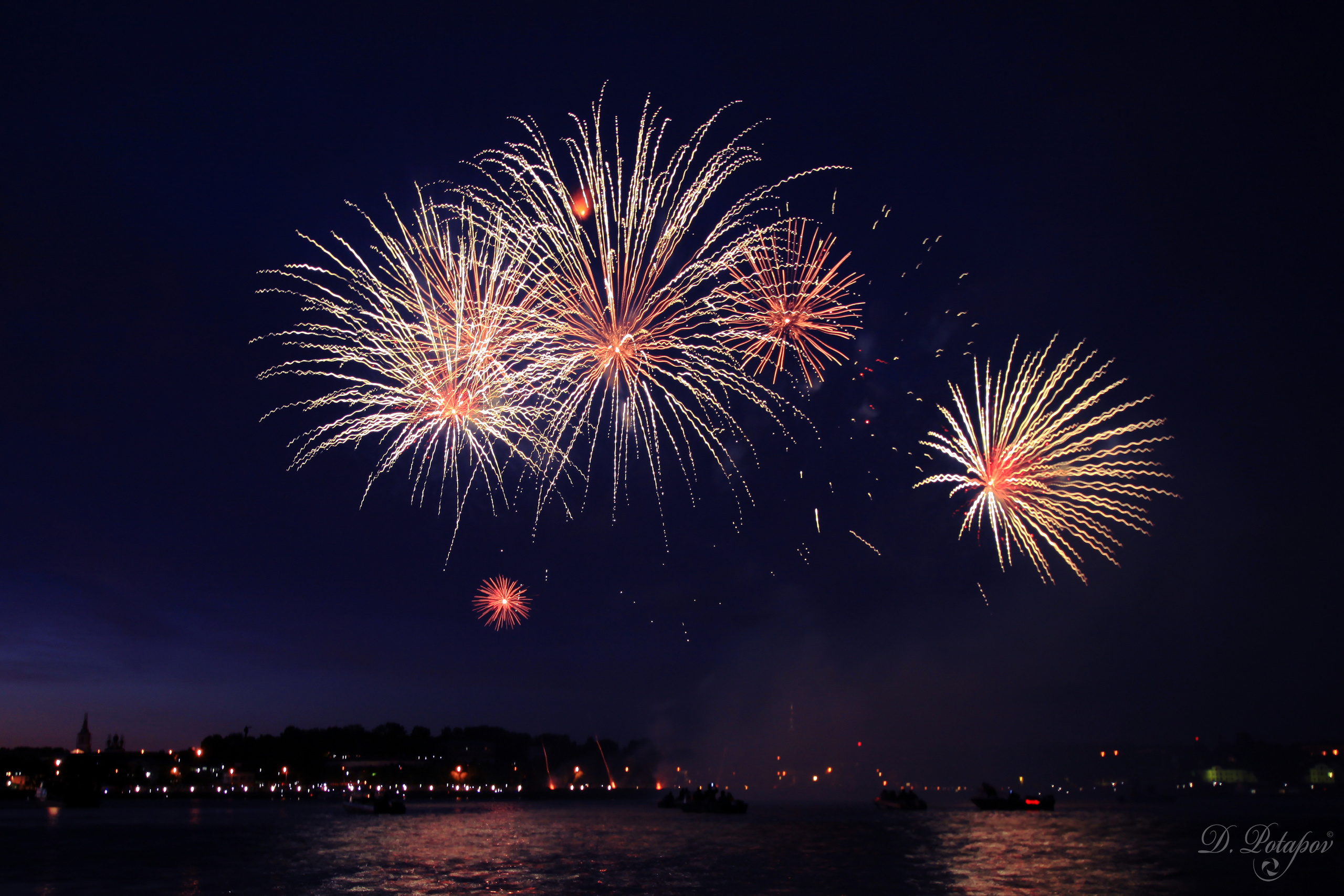 Костромской фестиваль фейерверков. Московский фотограф Дмитрий Потапов