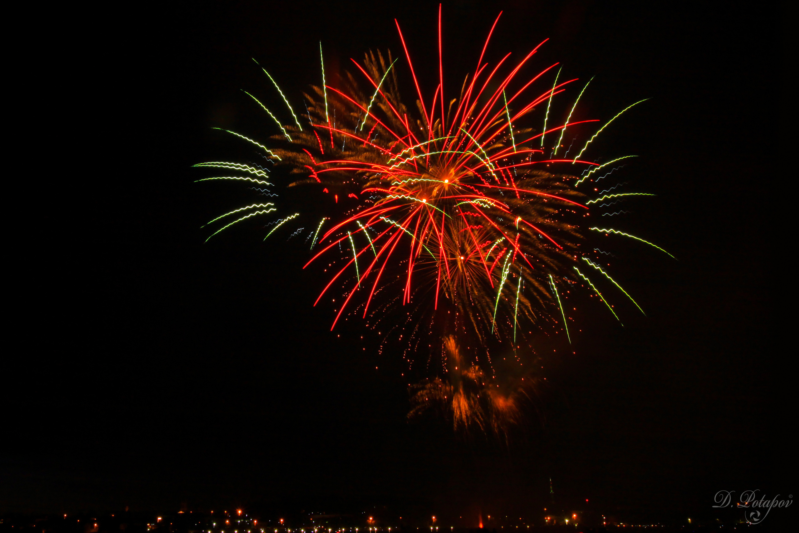 Костромской фестиваль фейерверков. Московский фотограф Дмитрий Потапов