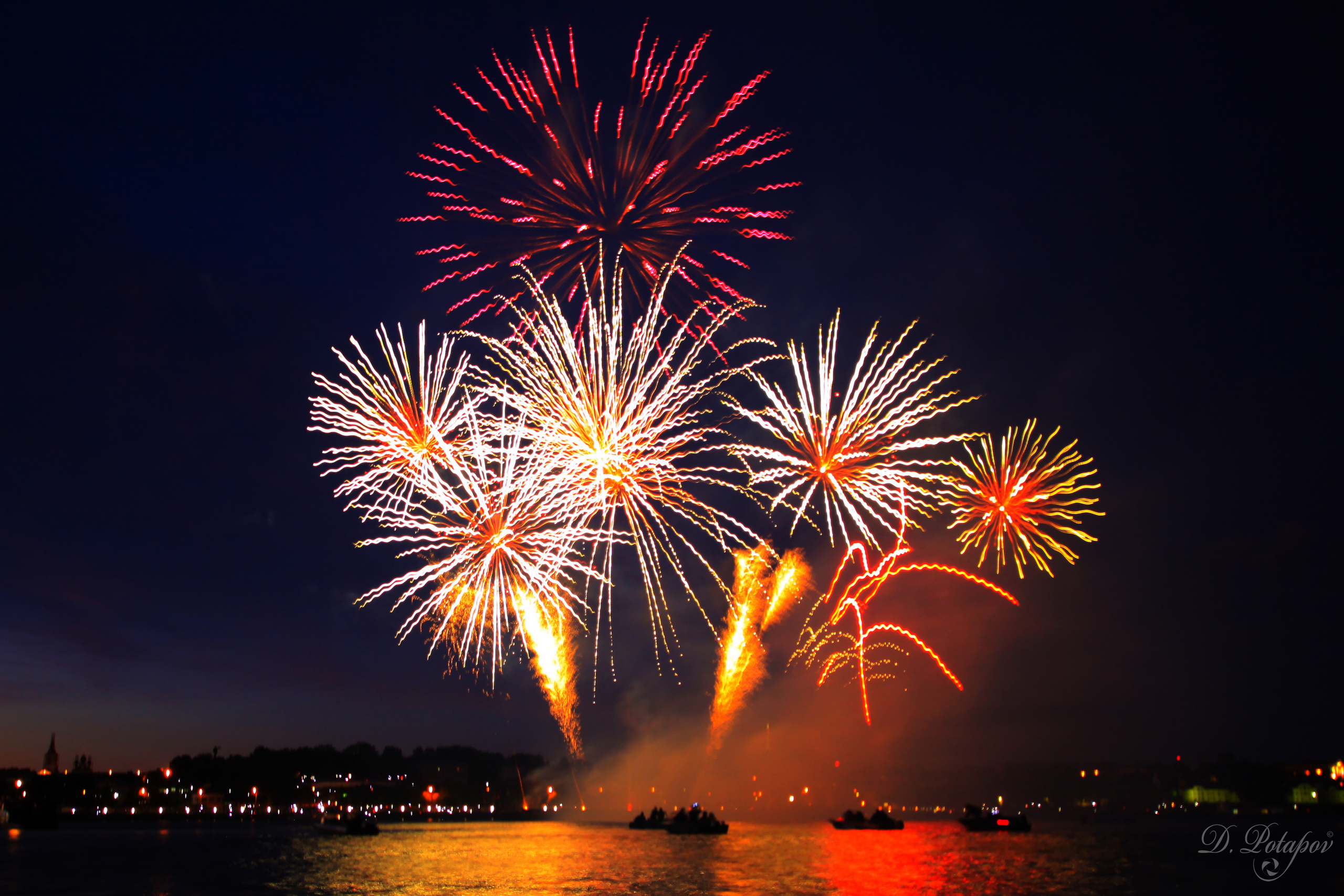 Костромской фестиваль фейерверков. Московский фотограф Дмитрий Потапов