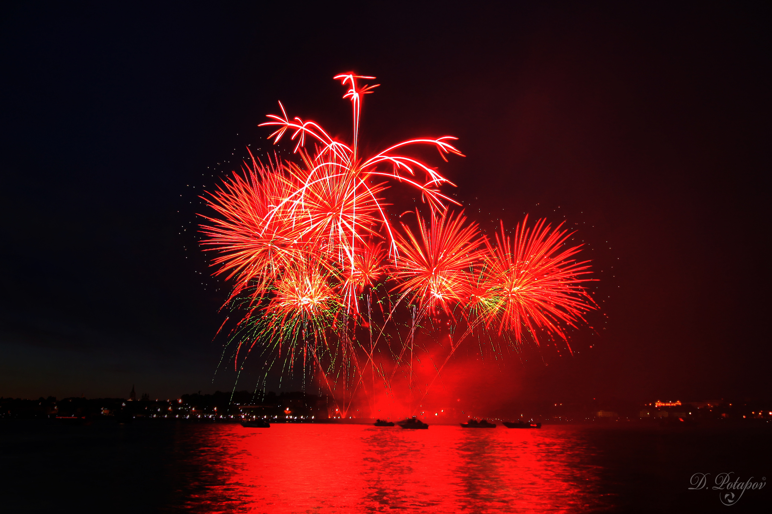 Костромской фестиваль фейерверков. Московский фотограф Дмитрий Потапов