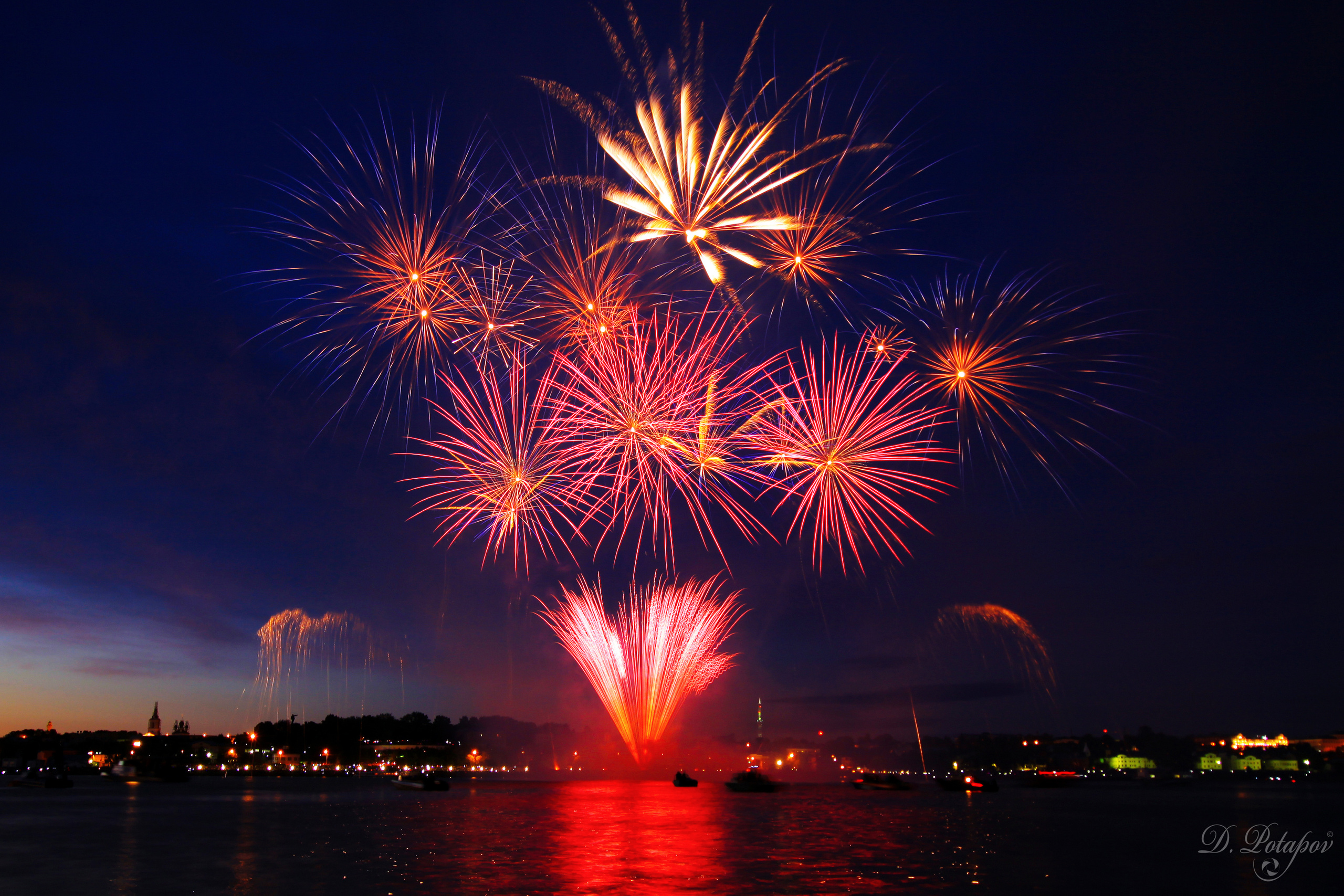 Костромской фестиваль фейерверков. Московский фотограф Дмитрий Потапов
