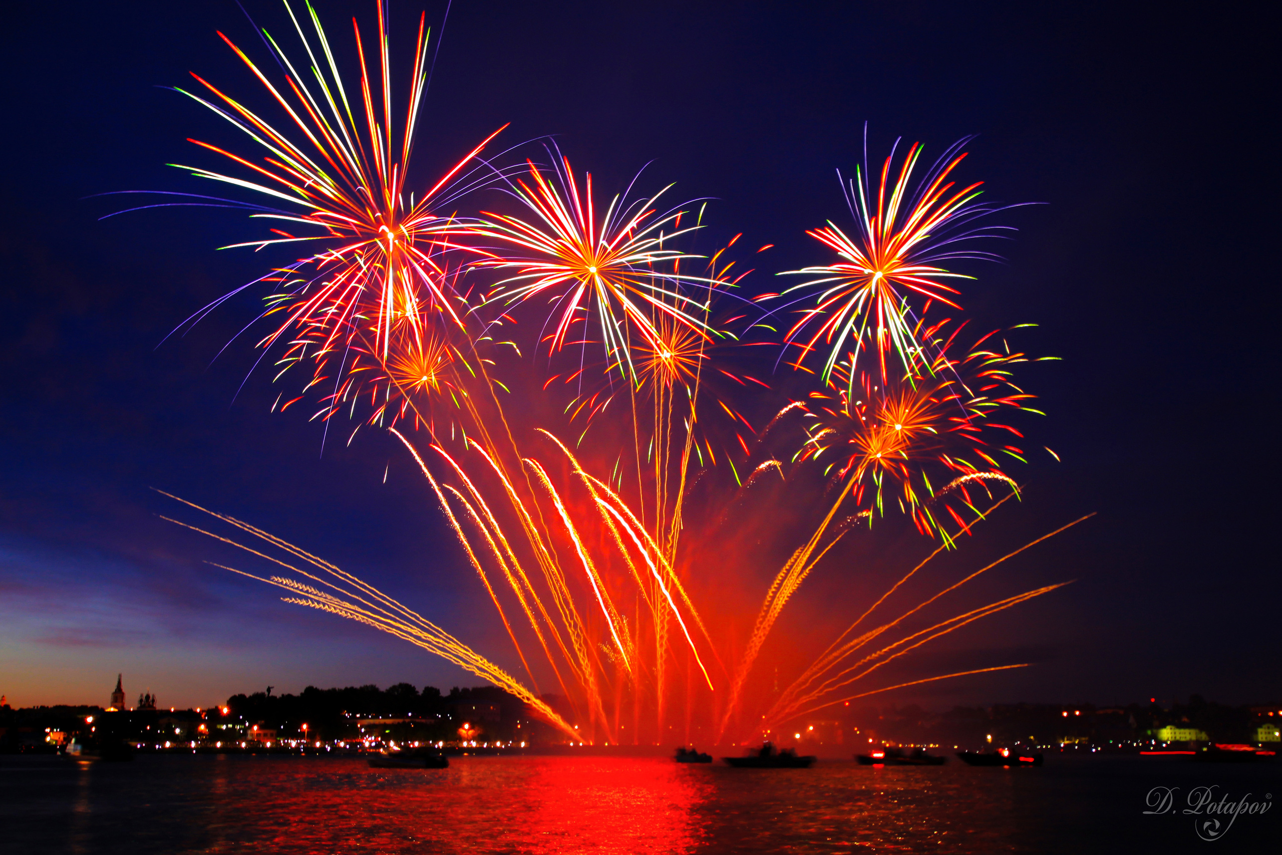 Костромской фестиваль фейерверков. Московский фотограф Дмитрий Потапов