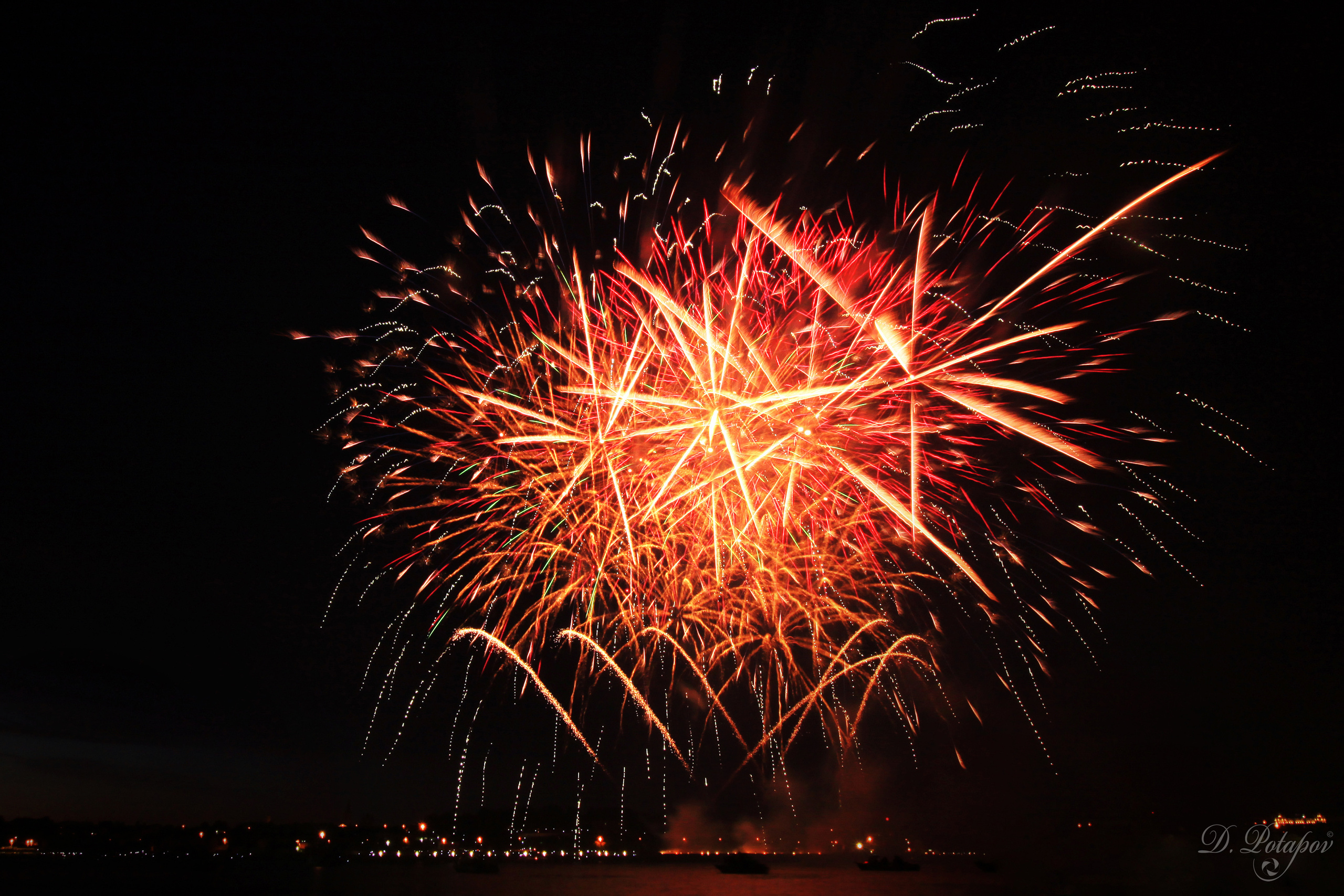 Костромской фестиваль фейерверков. Московский фотограф Дмитрий Потапов