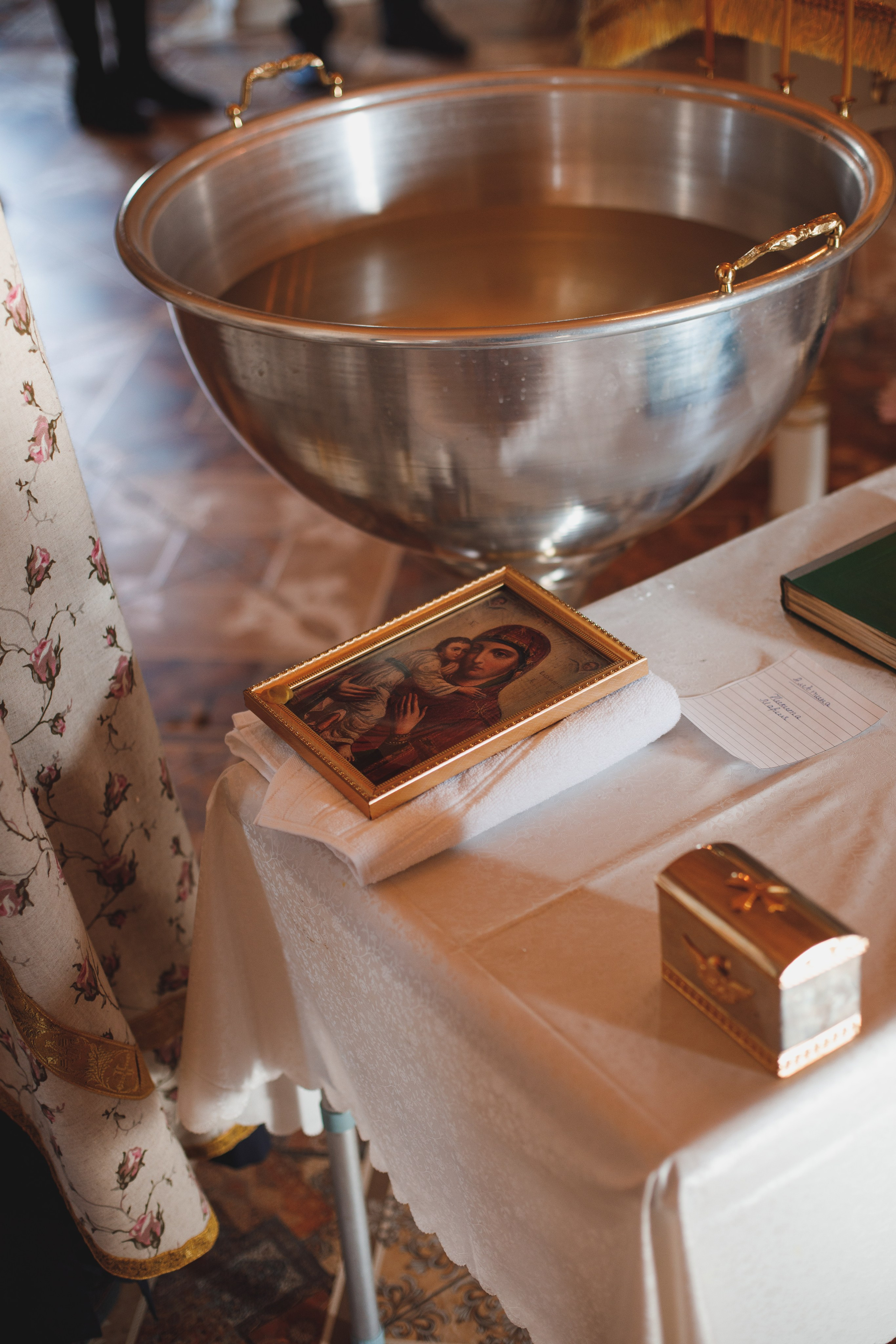 Фотосъёмка таинства крещения в Белгороде. Свадебный и контент фотограф в Белгороде Ярослав Гаврилейченко