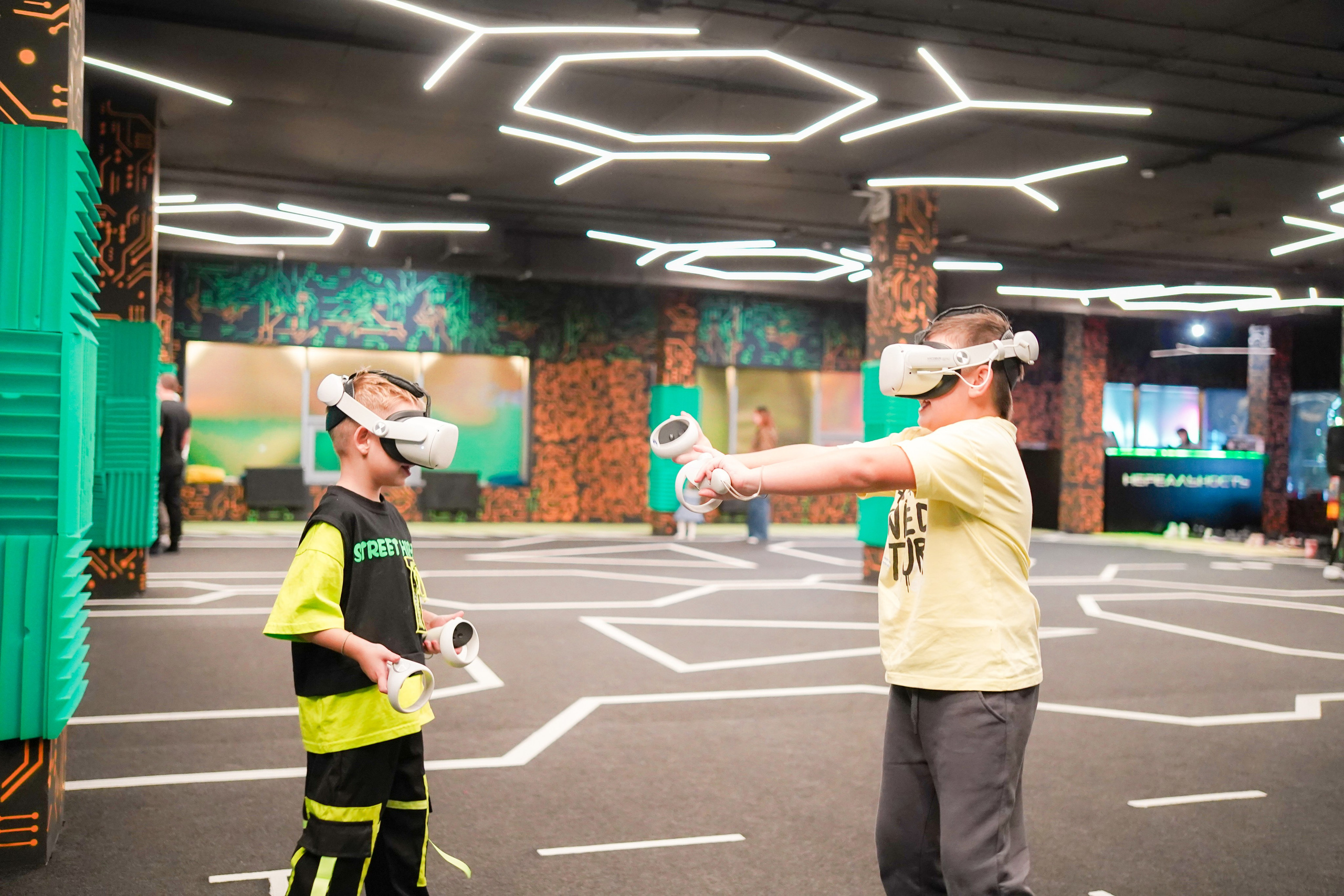 VR (November-December 2024). Felixtones