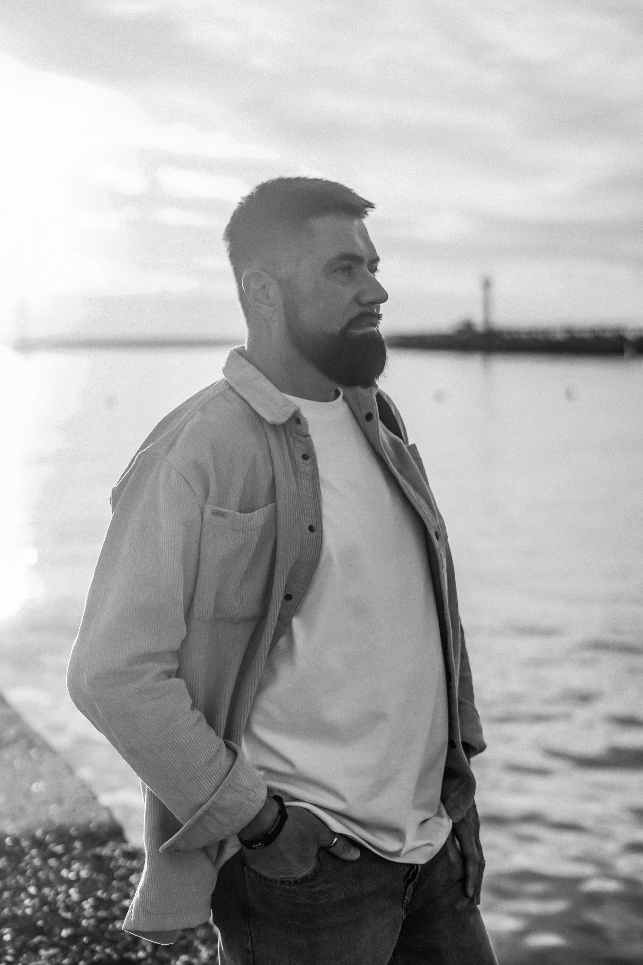 Фотосессия для Николая в морпорту и на ж/д вокзале Сочи. Фотограф в Сочи и Абхазии | Фототуры | September Air