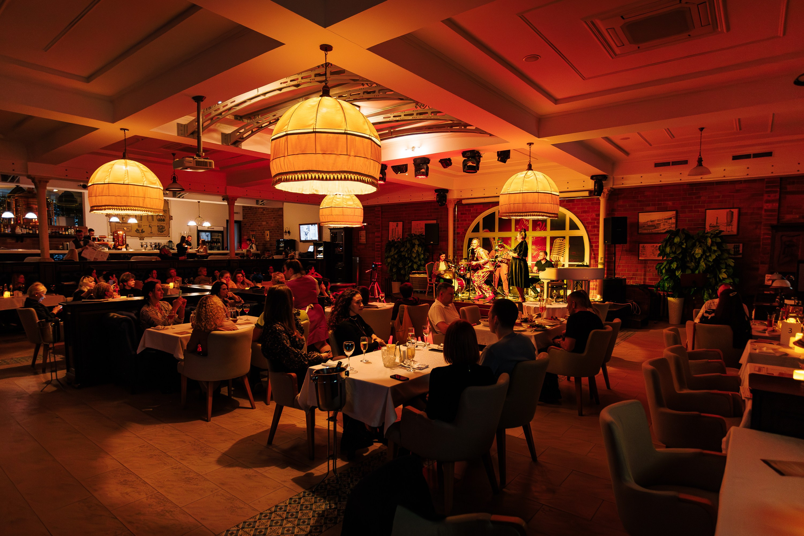 Джаз клуб «Скажите Jazz» Герман Мамаев, бэнд DC Quartet и специальный гость Анна Шакель_Фабрикантъ_Симферополь_26.01.2025. Аминов Руслан | Фотограф