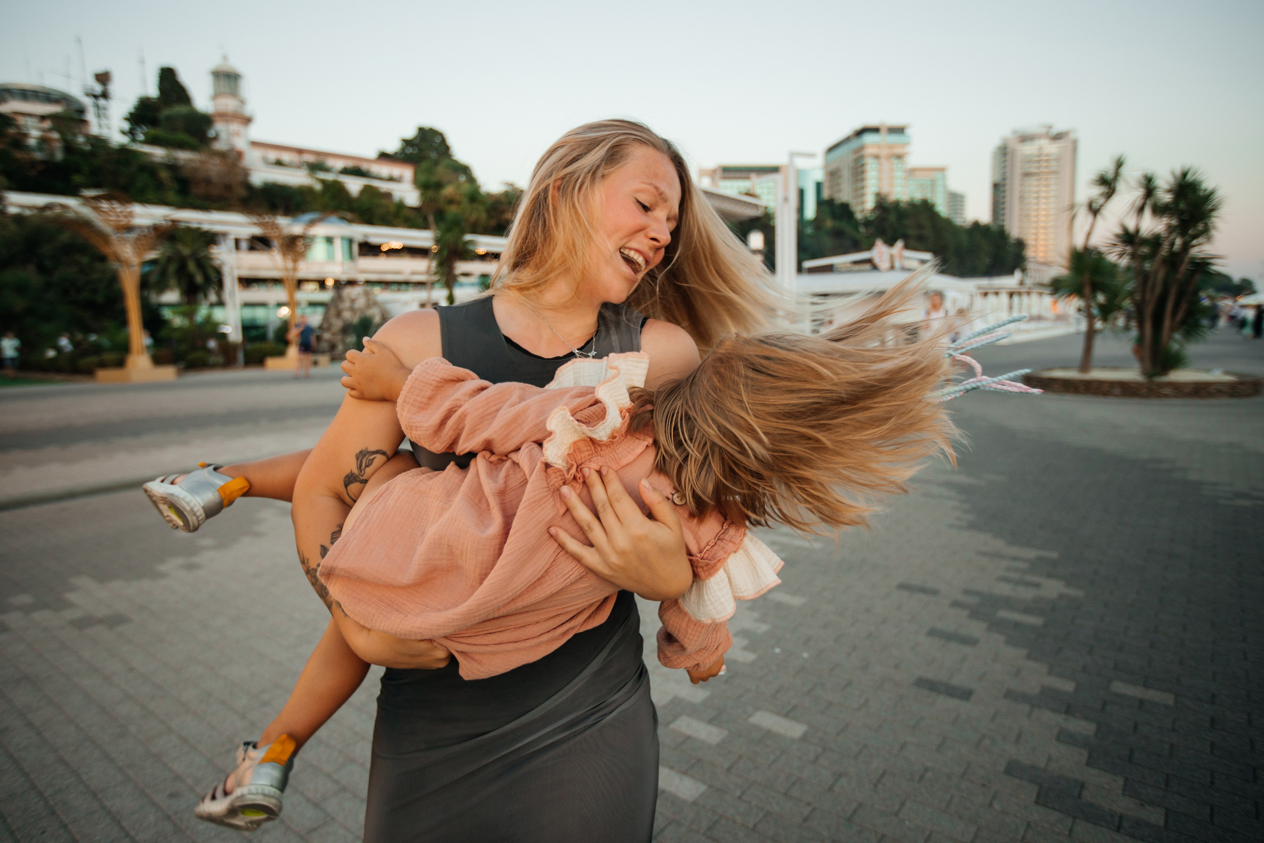 Таисия, Антон и две славных дочки. Фотограф в Сочи. Свадебная видеосъемка Сочи
