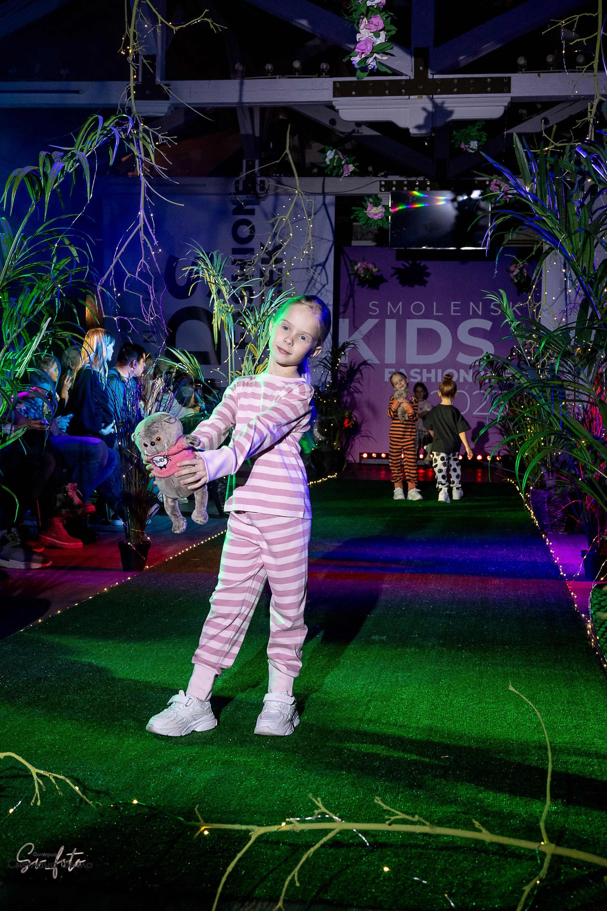 Smolensk Fashion Week_показы_ДЕНЬ 3_ФИНАЛ_Алиса в стране чудес. Главная