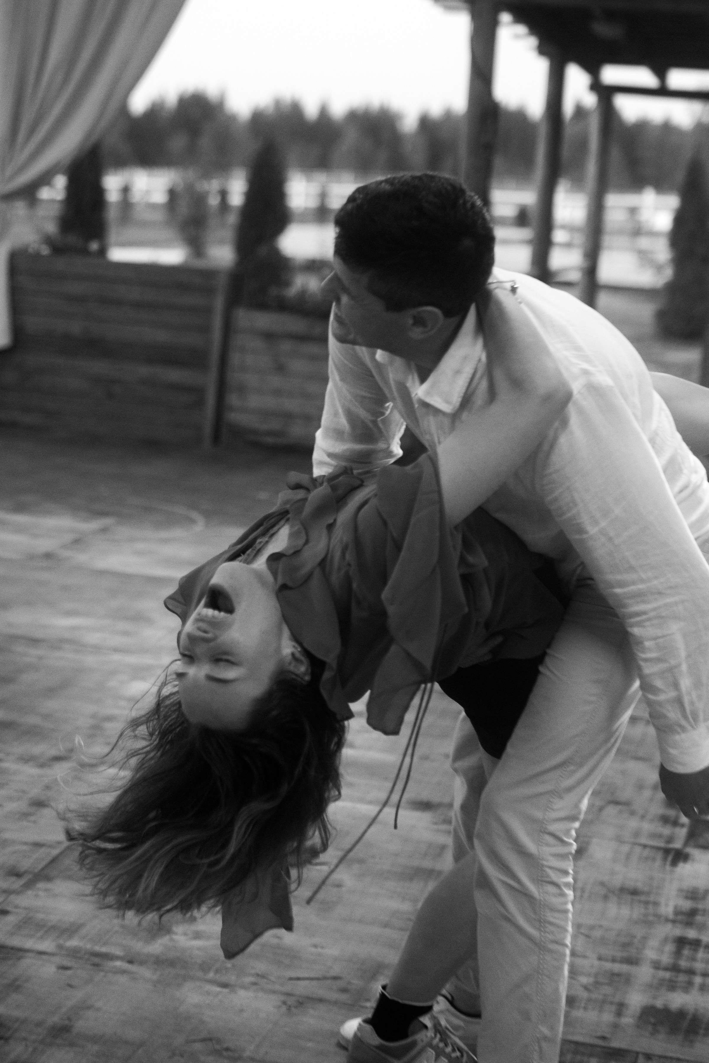 Алиса и Слава, роспись в Москве и вечеринка на природе, подальше от города. Фотограф в Москве Екатерина Черненко