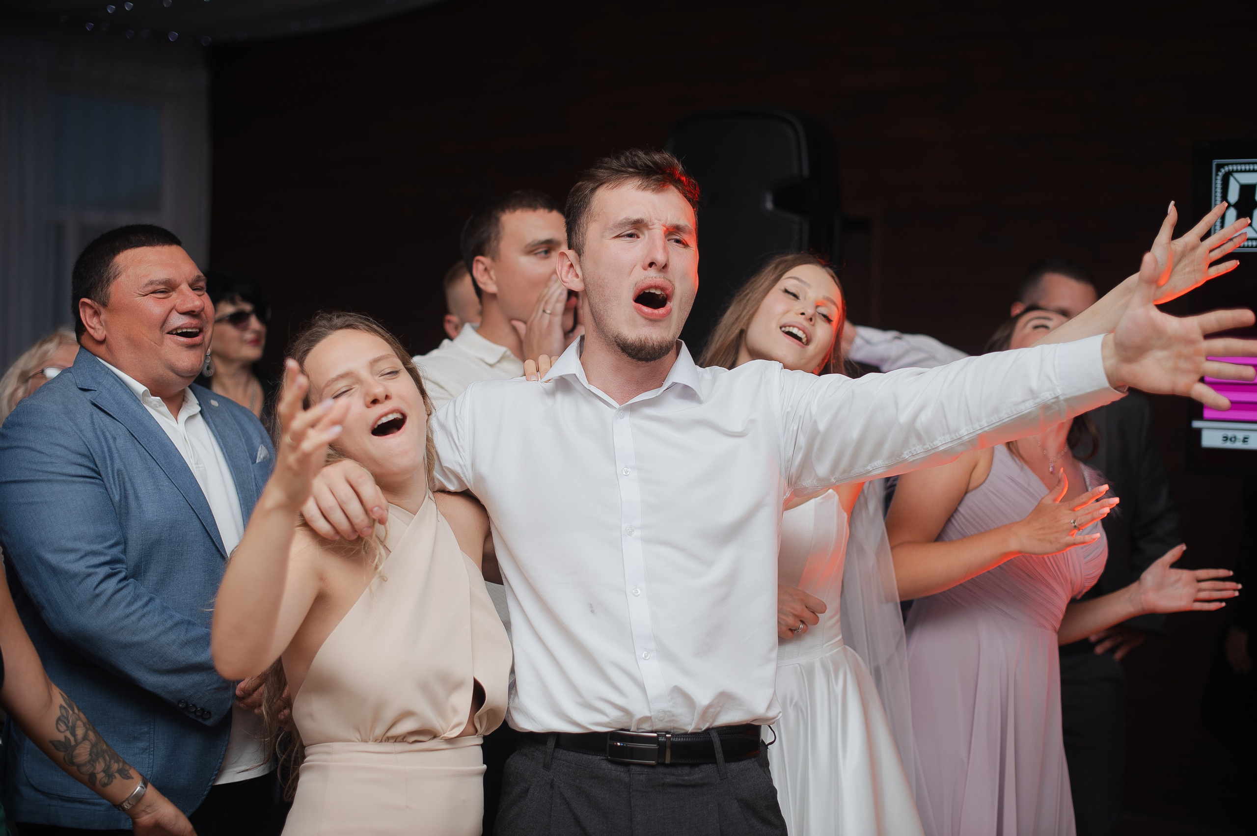 Свадьба на берегу Волги. Свадебный фотограф в Ярославле Денис Медоваров