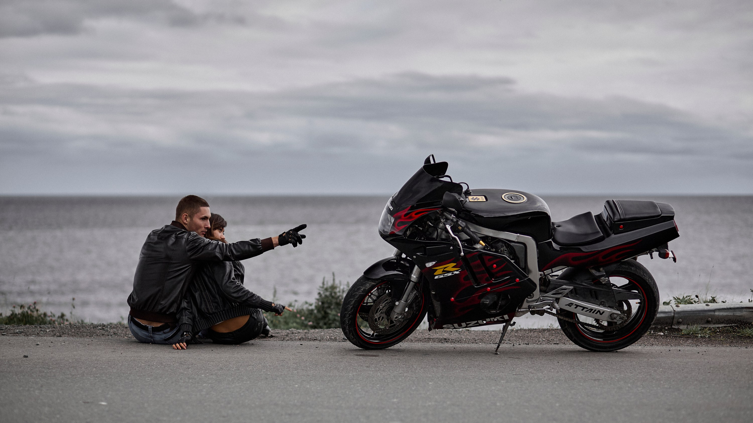 Парень, девушка, байк. Фотограф Андрей Серенков