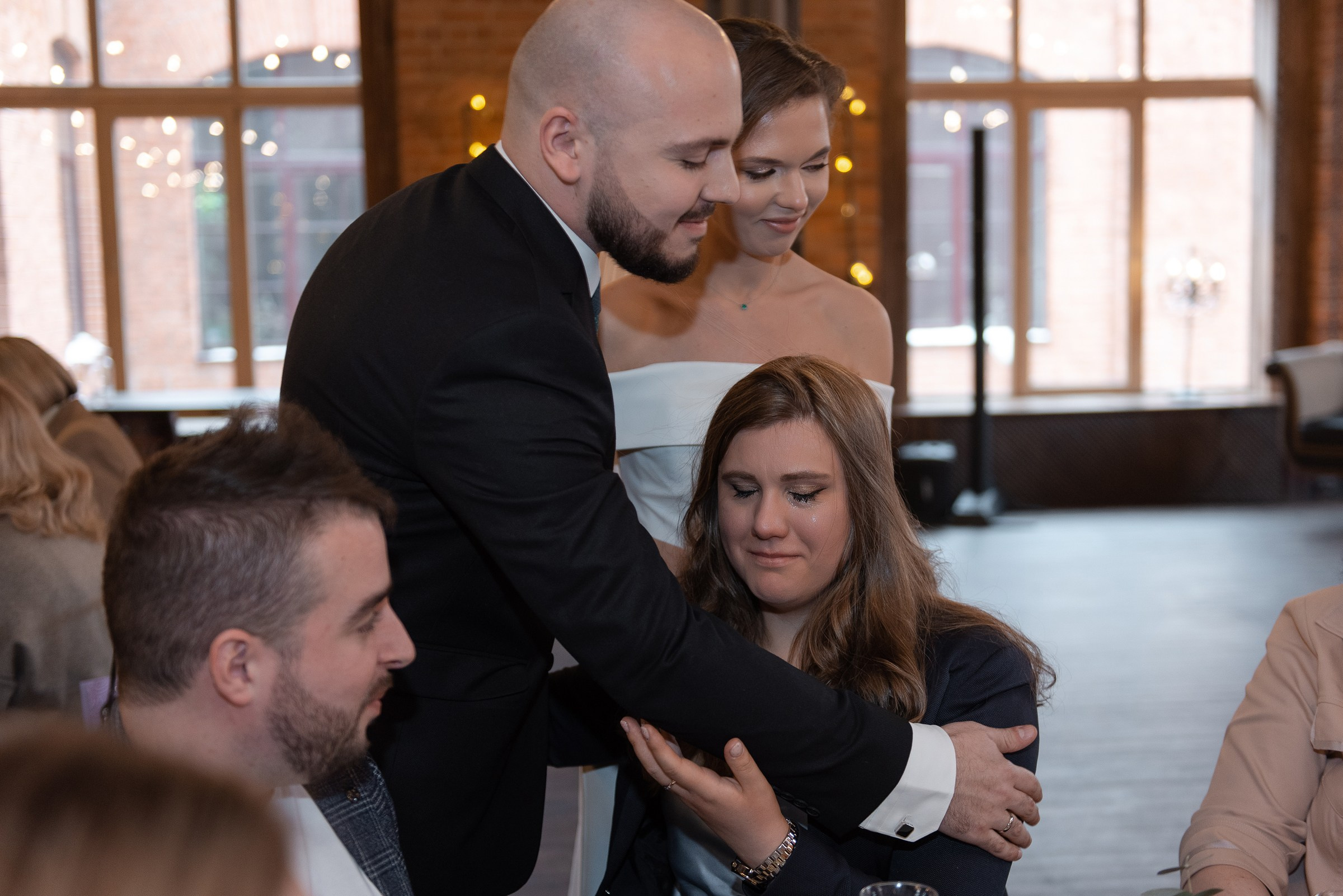 свадебный банкет в весеннем лофте