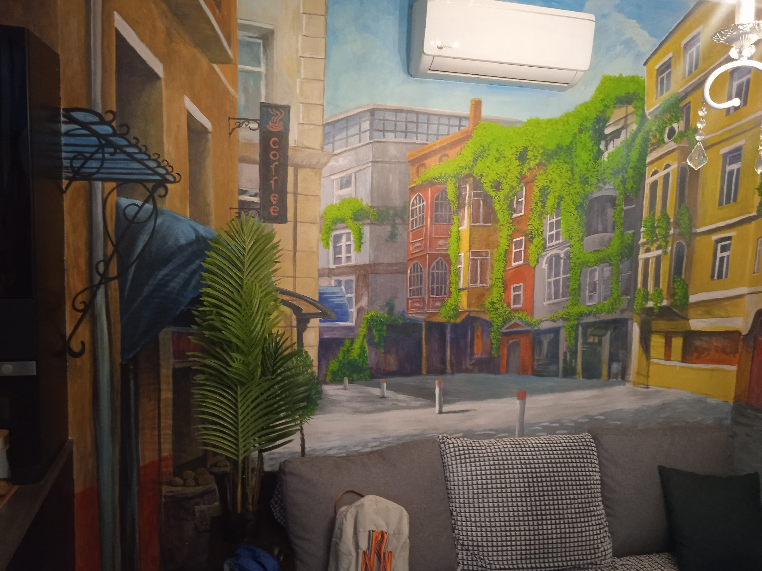 Роспись стен. Яр Панов Арт.Картины, татуировки, роспись стен и одежды в Москве