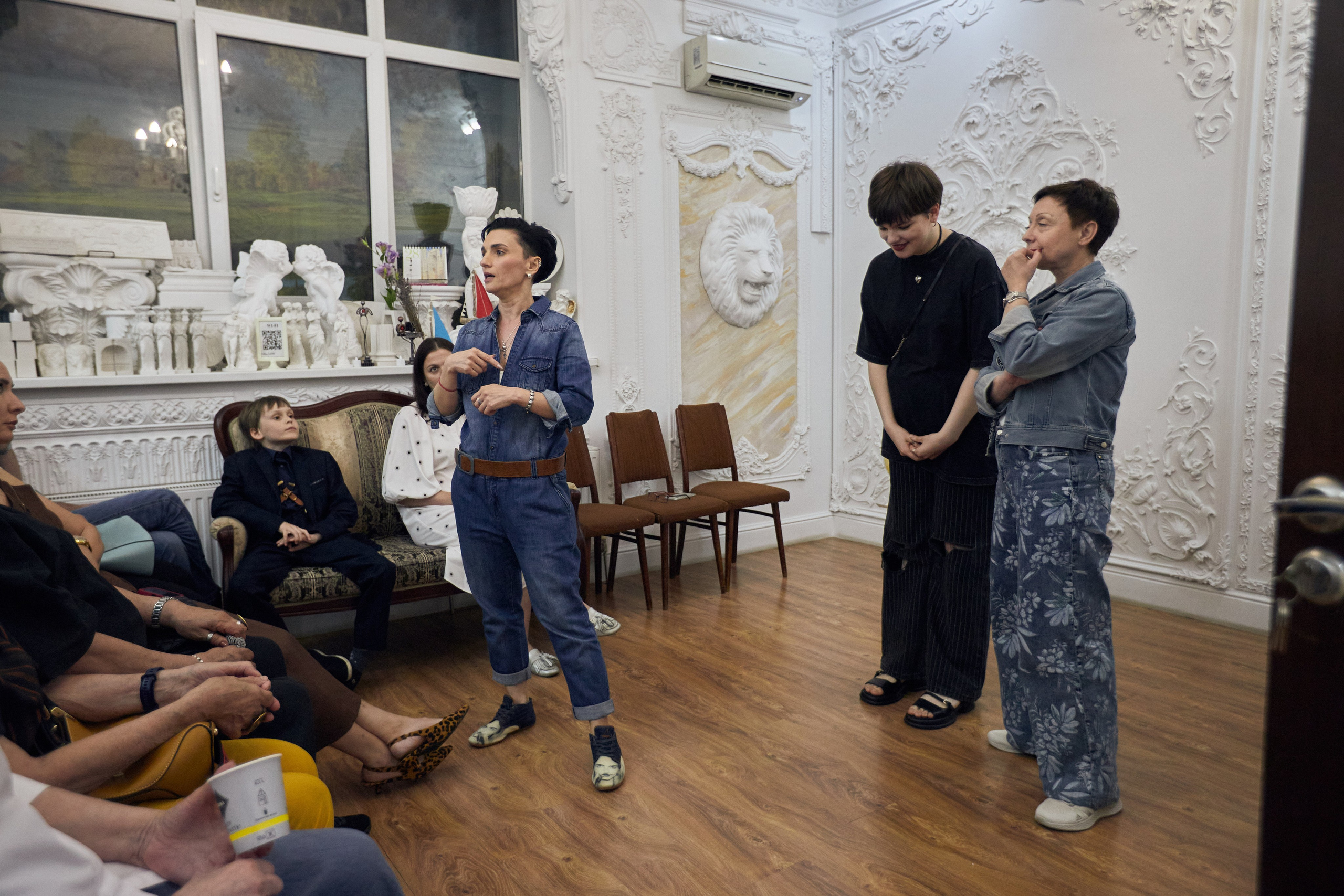 Лекция в салоне «Аврора». Фотограф Юлия Маринина