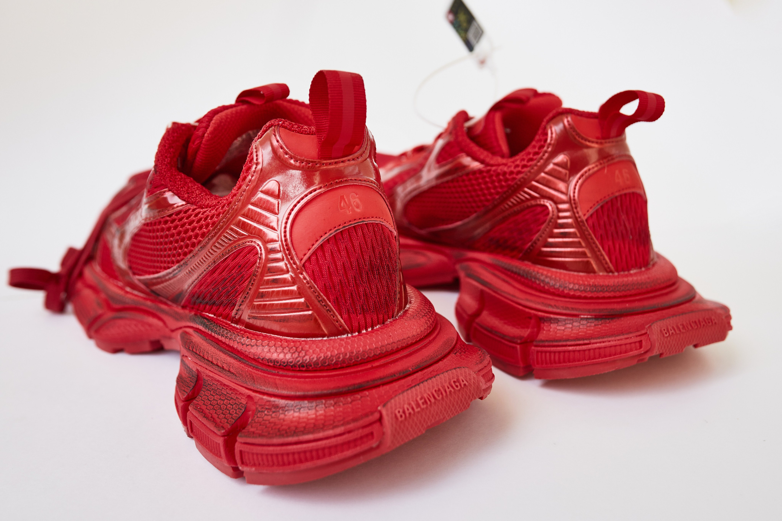 Кроссовки. Фотограф Юлия Маринина