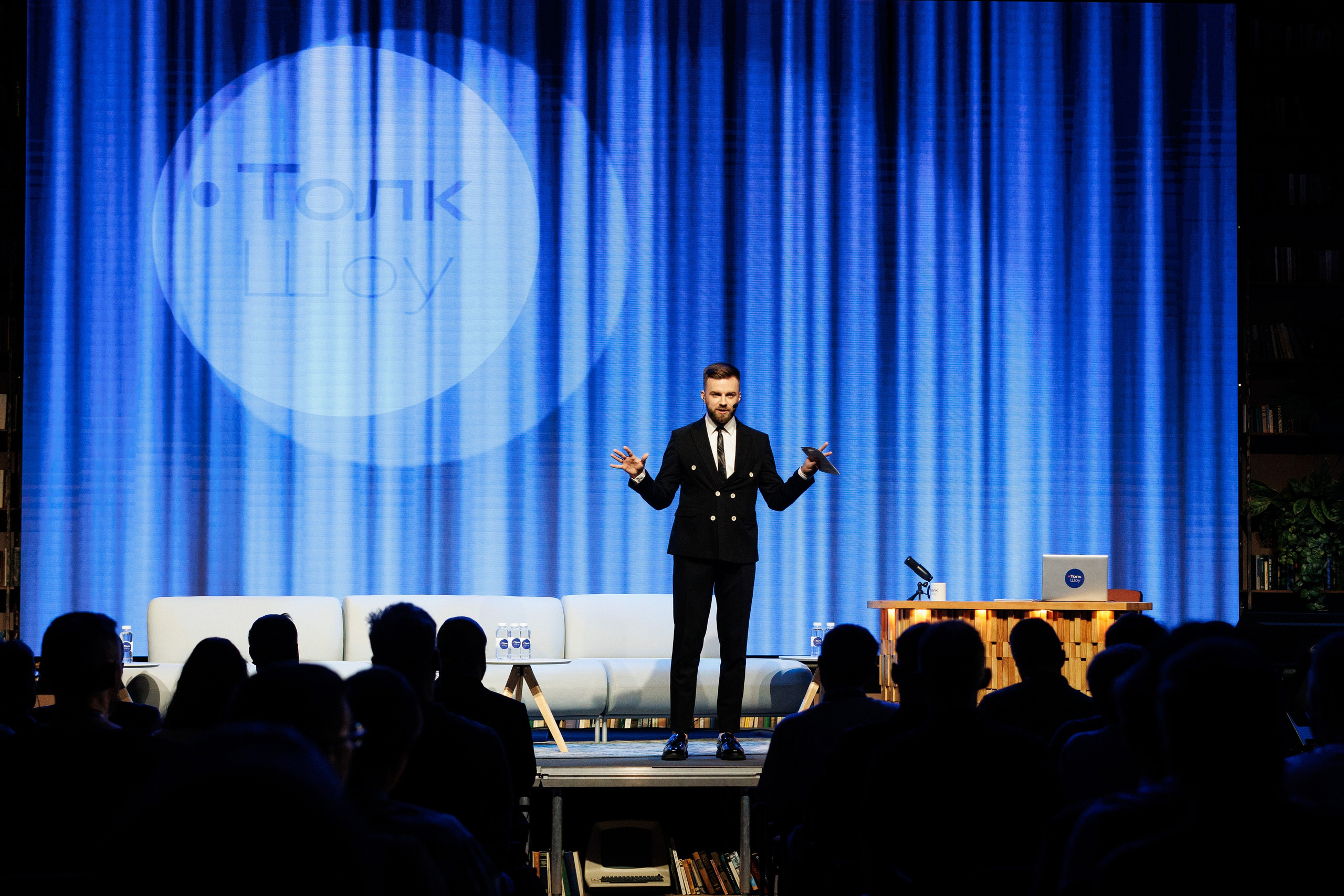 Контур Talk. Репортажный Фотограф в Москве Юра Гушан