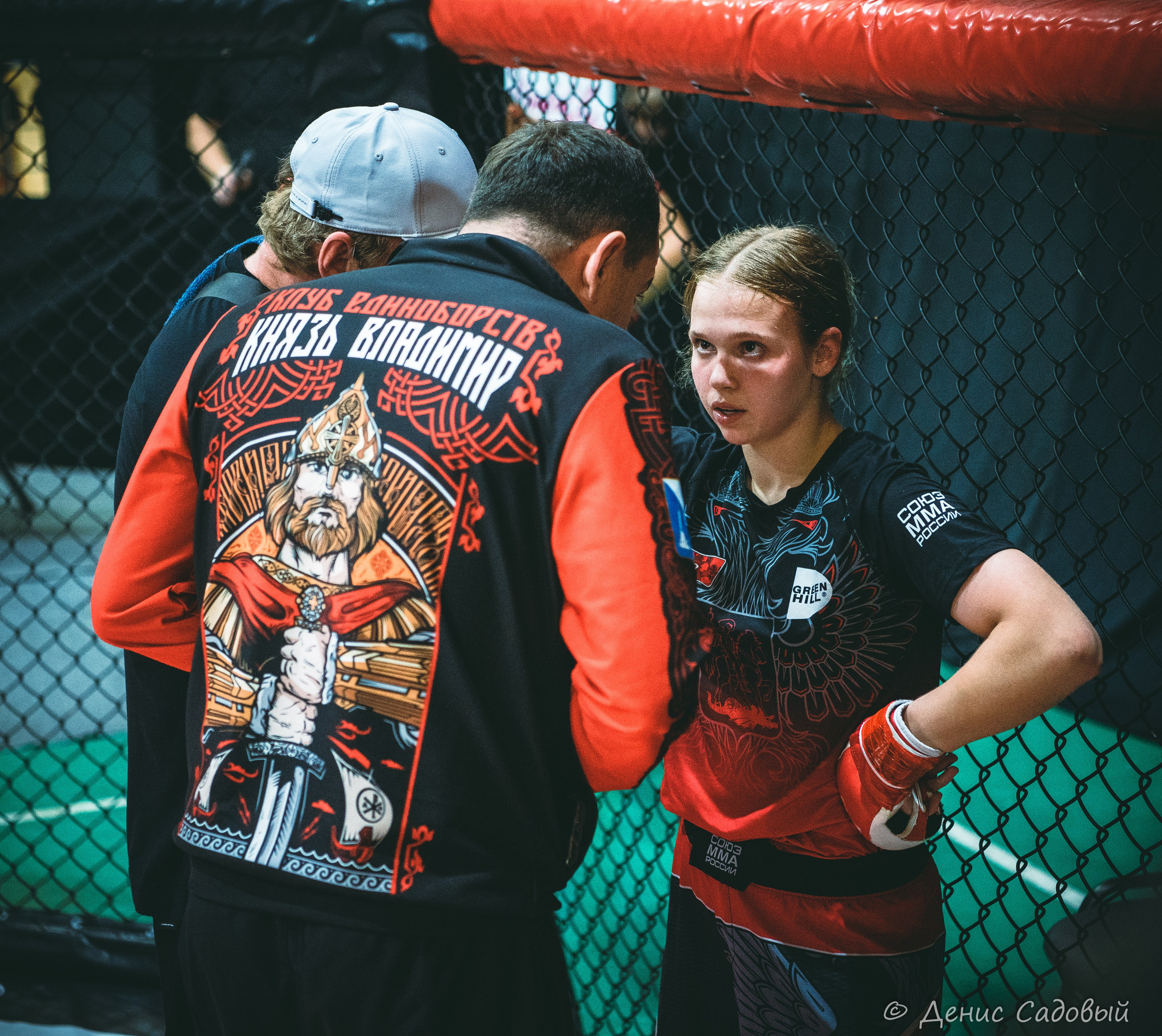 ММА Смешанные единоборства. Денис Садовый фотограф Севастополь. Фотографирую спорт, корпоративы, праздники, а также индивидуальные и семейные фотосессии