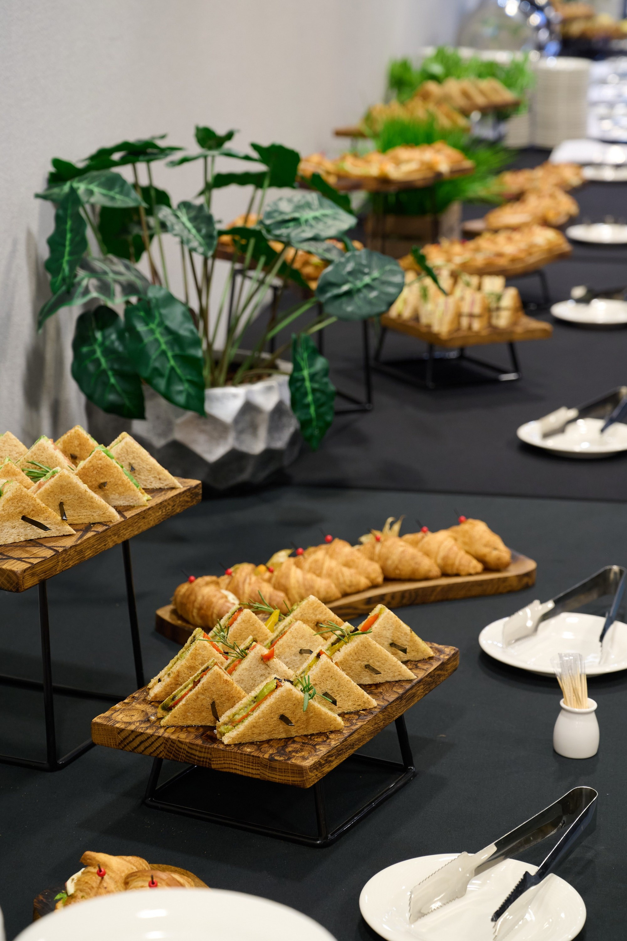 Redis Business Class — В фокусе. Планы и стратегии 2025. Репортажный фотограф в Москве и Санкт-Петербурге — Профессиональная съёмка мероприятий | Данила Золкин