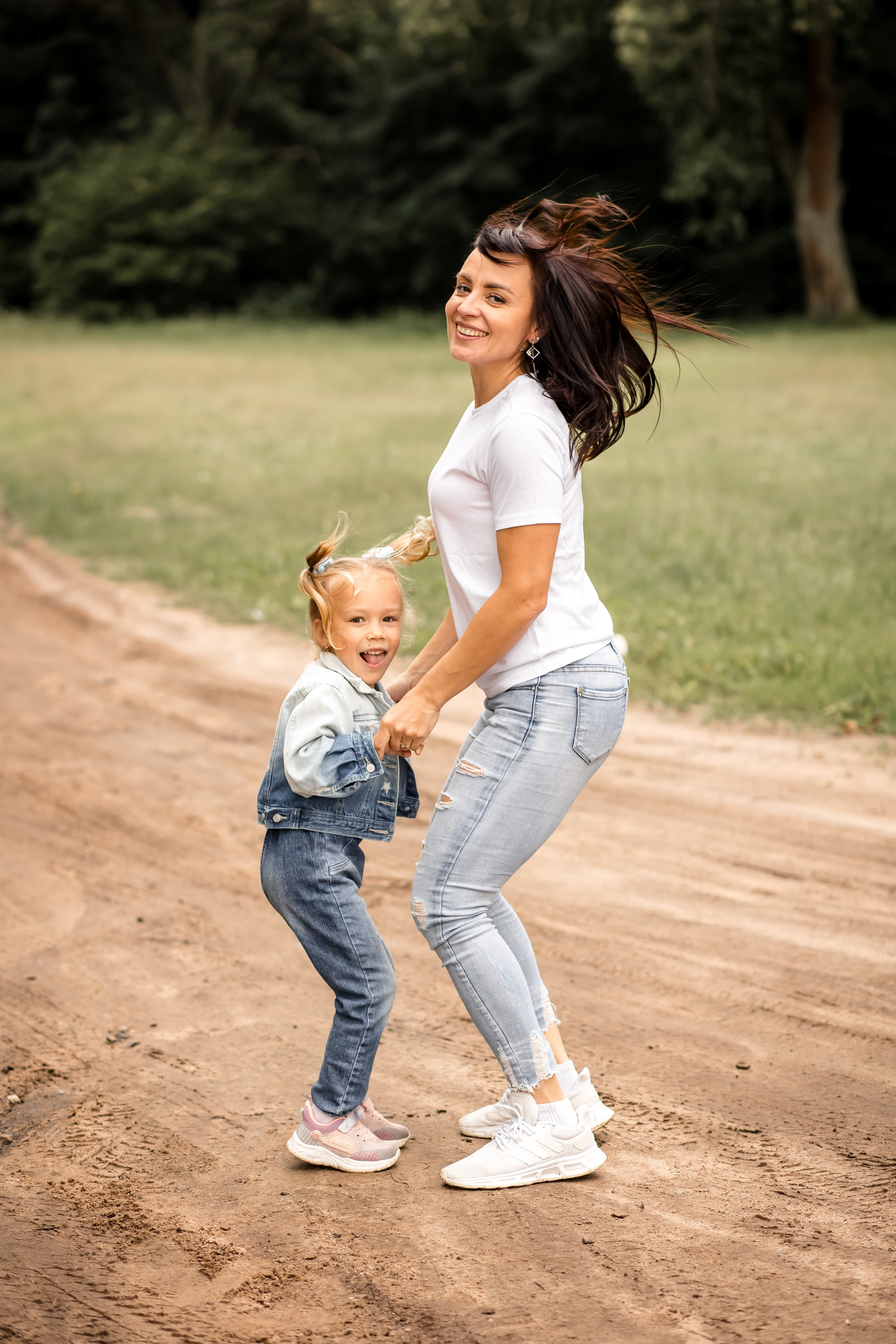 Катя с детками