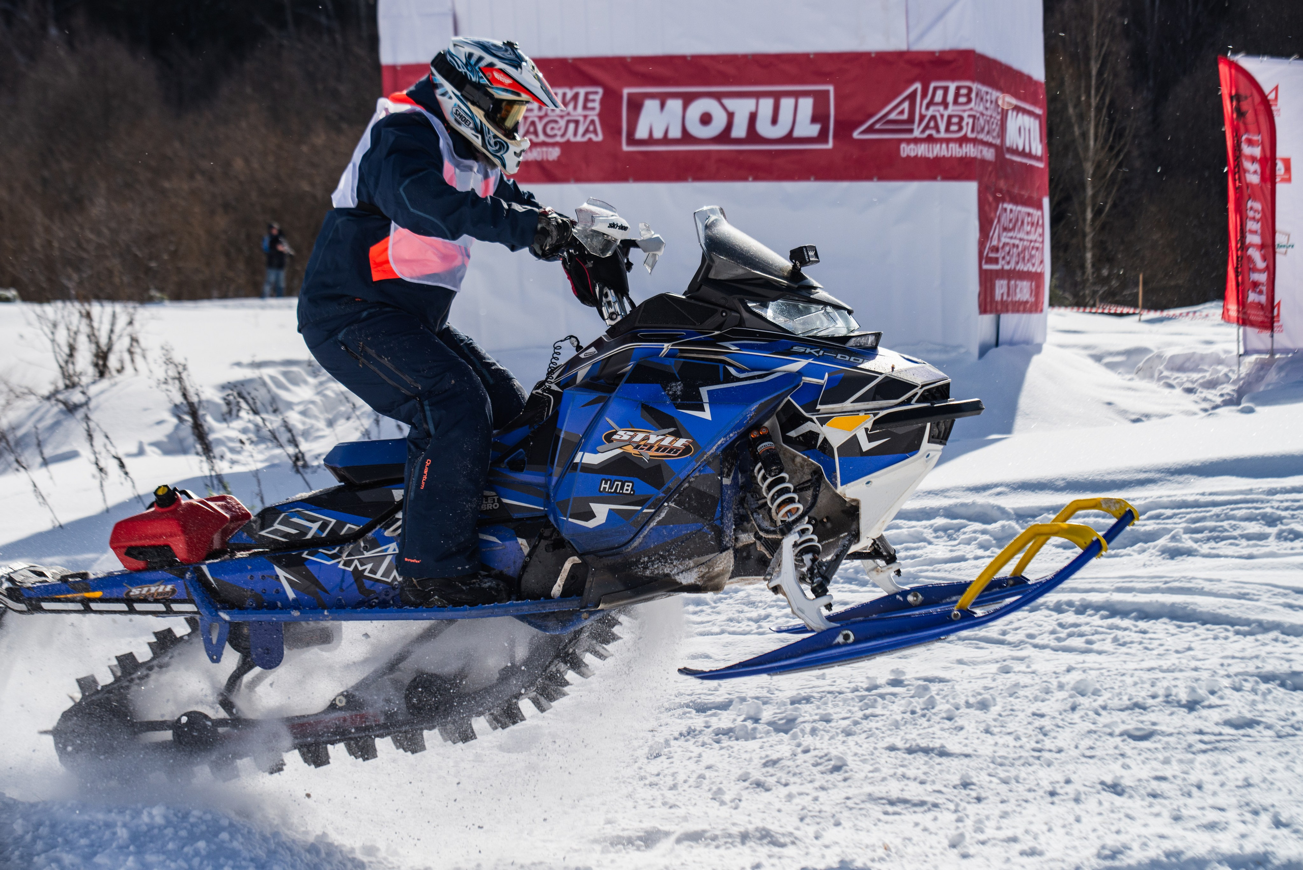 Чемпионат по кроссу на снегоходах. Паша Страхов — фотограф