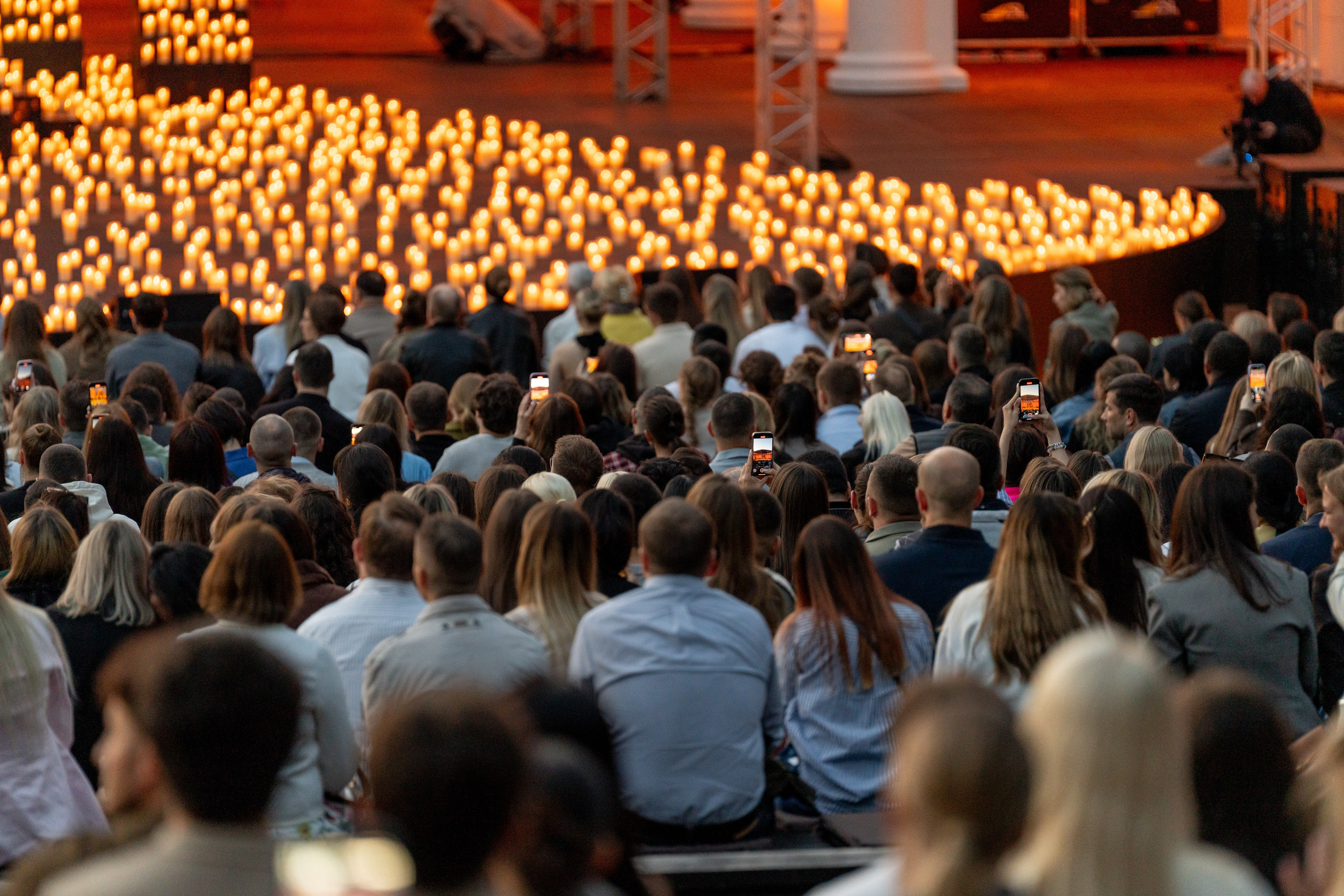 Симфонический оркестр Lumisfera при свечах. Фотограф Никита Комаров