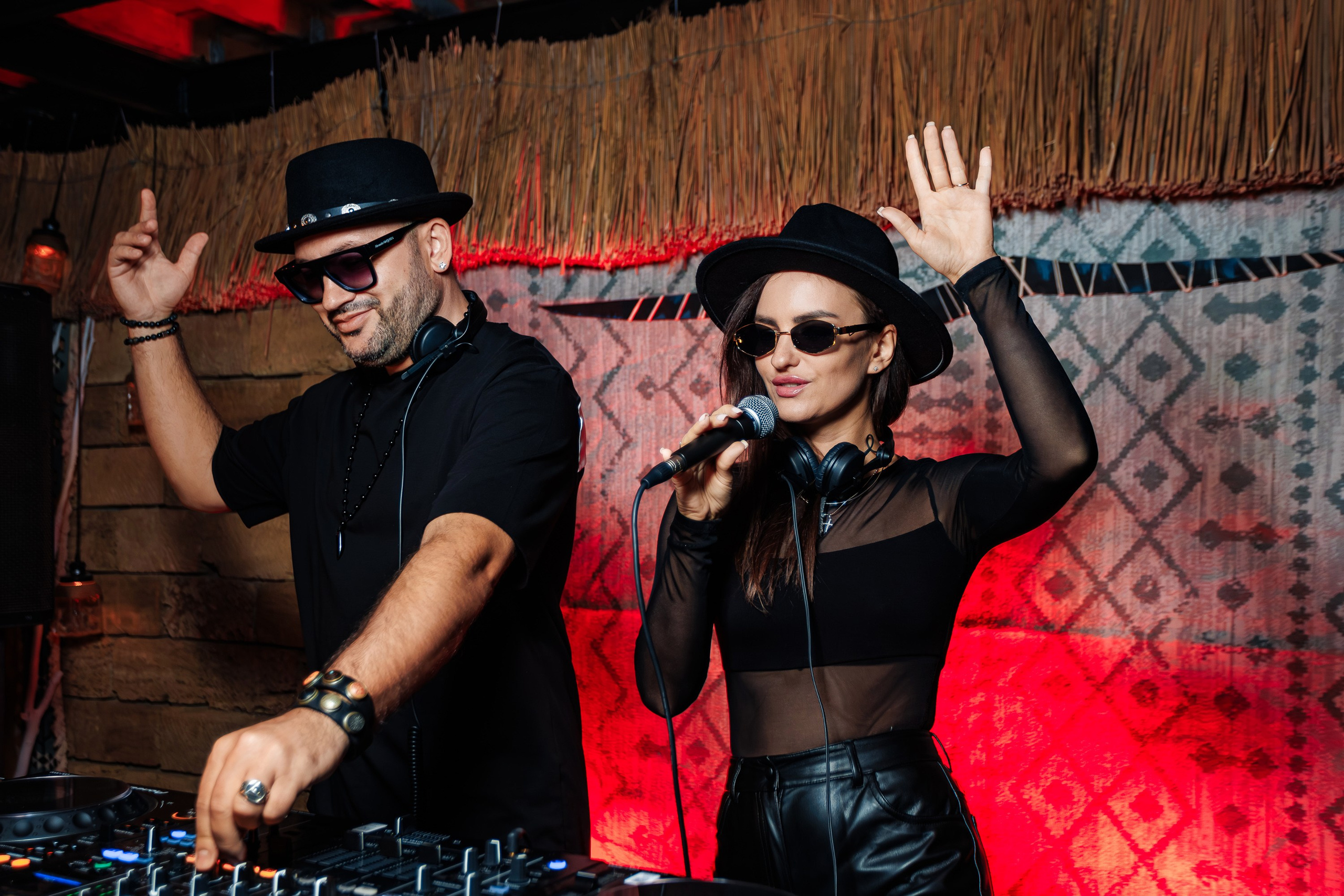 «LIZWI"_Чайка на пляже_Ялта_7.06.2025. Аминов Руслан | Фотограф