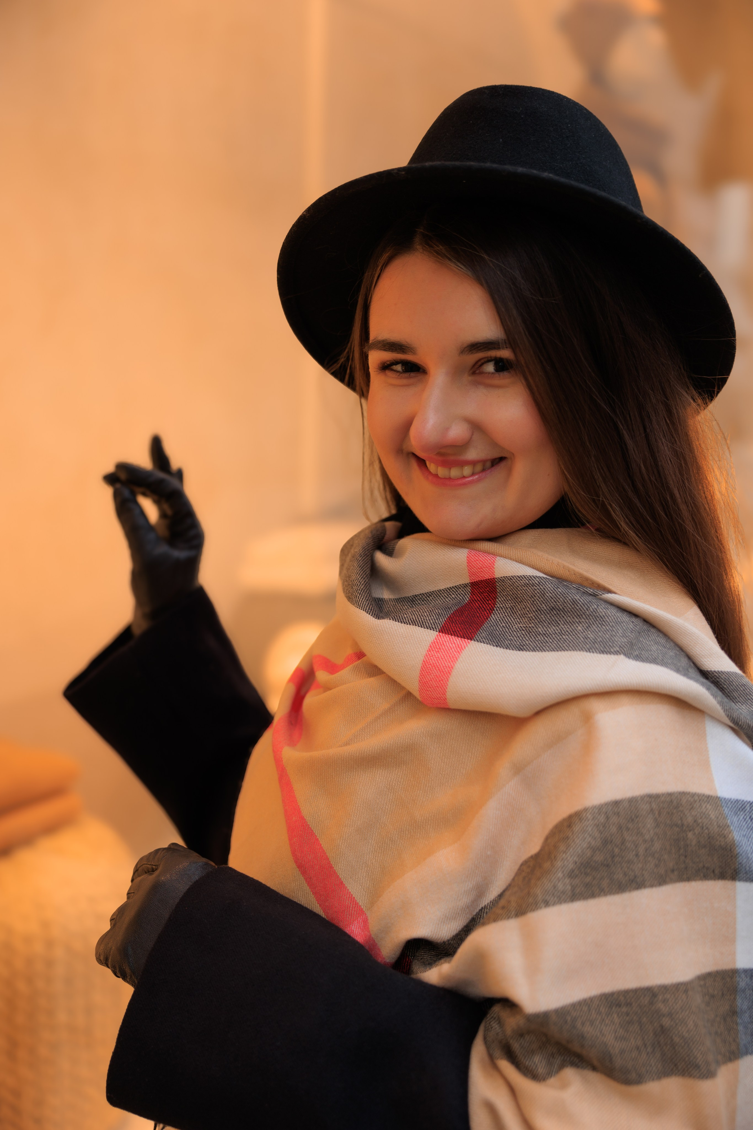 ДАША. Я фотограф из Москвы к Вашим услугам