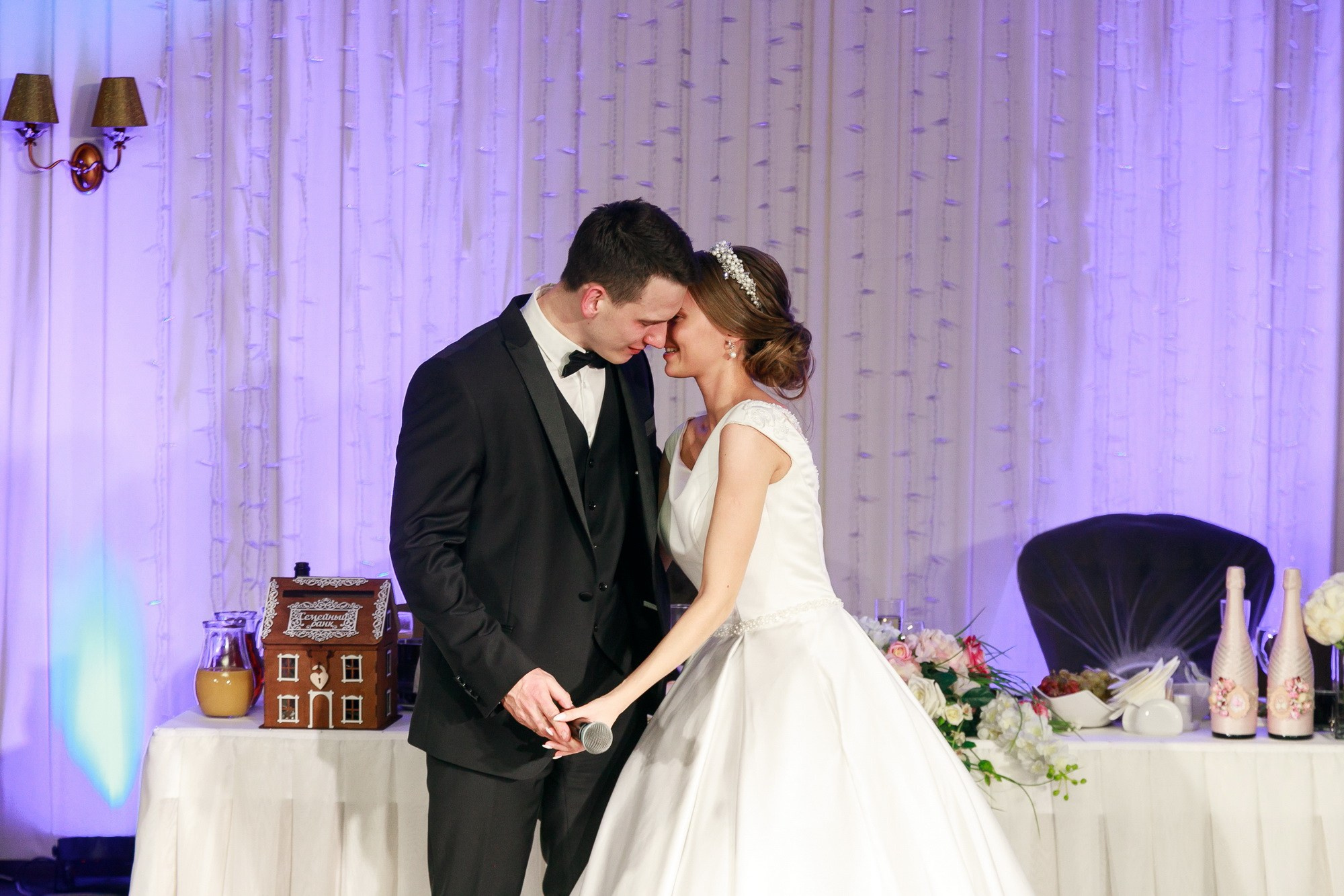 Свадьба с огоньком. Фотограф крещение венчание в Петербурге! Помогает подобрать храм и посоветовал душевного батюшку в СПб