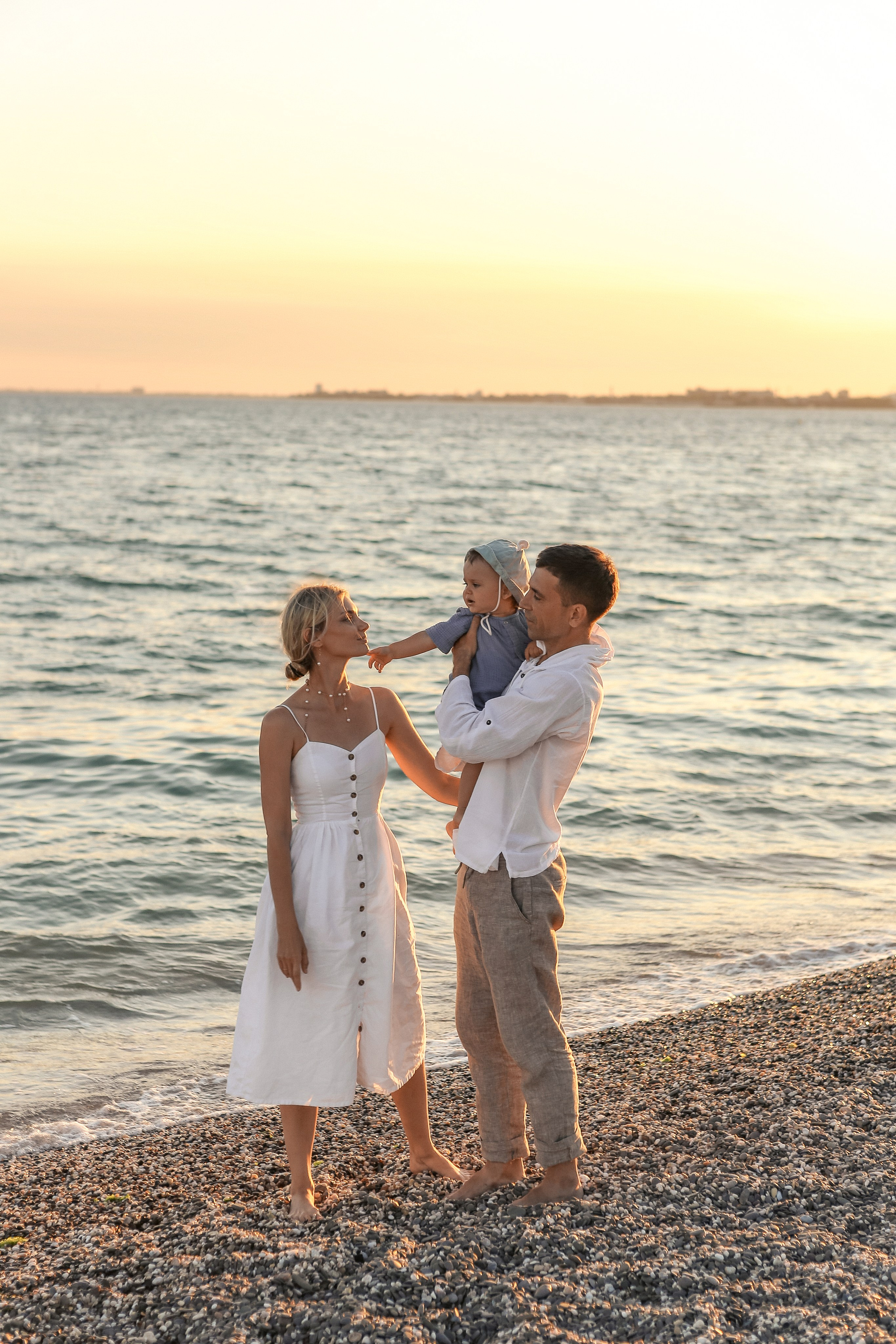 Семейная фотосессия у моря Евпатория. Фотограф в Краснодаре и в Евпатории Дарья Белоущенко