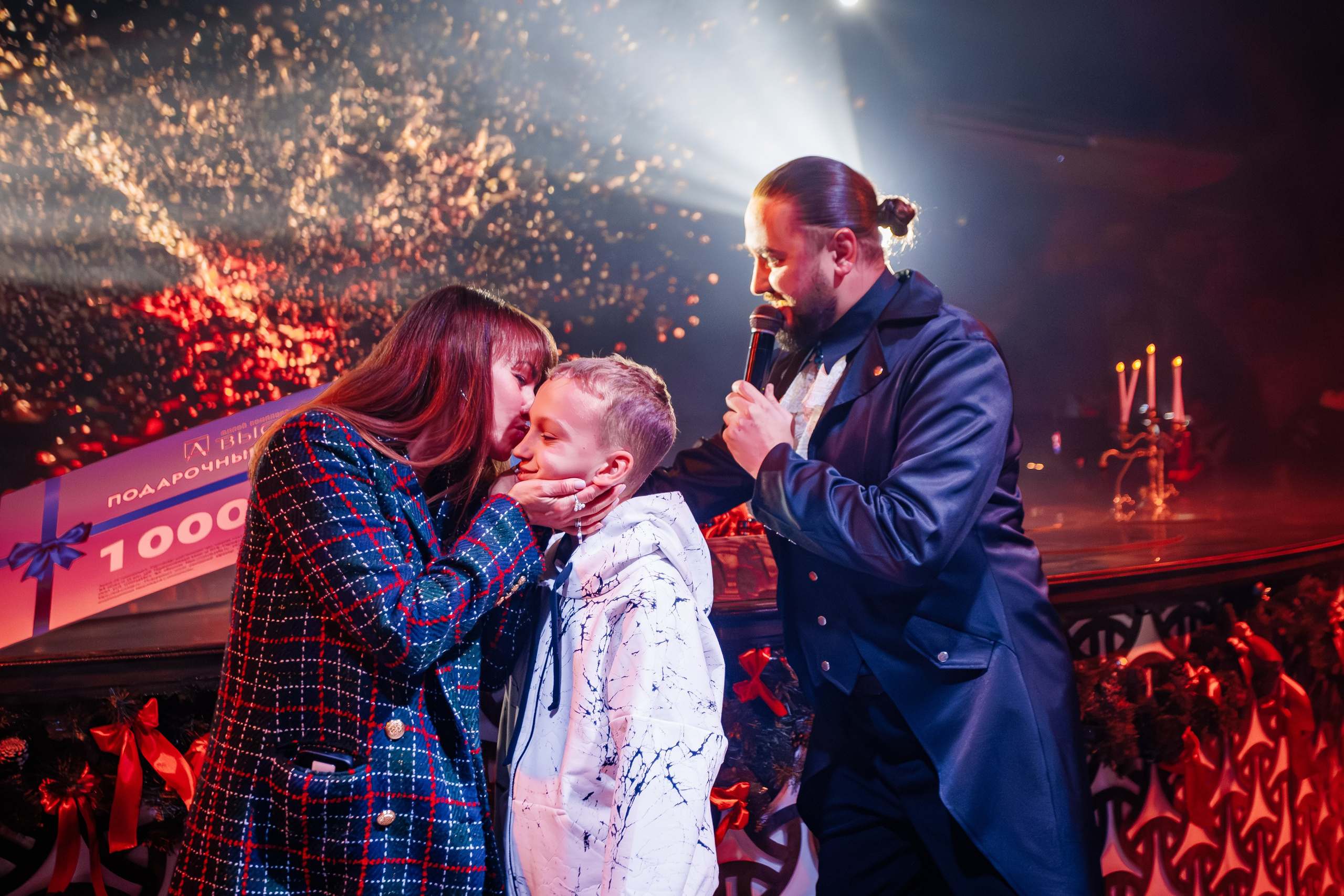 Новогодняя шоу-программа «MAGIC TIME» в PTIZZA BAR_Ялта_31.12.2025. Аминов Руслан | Фотограф