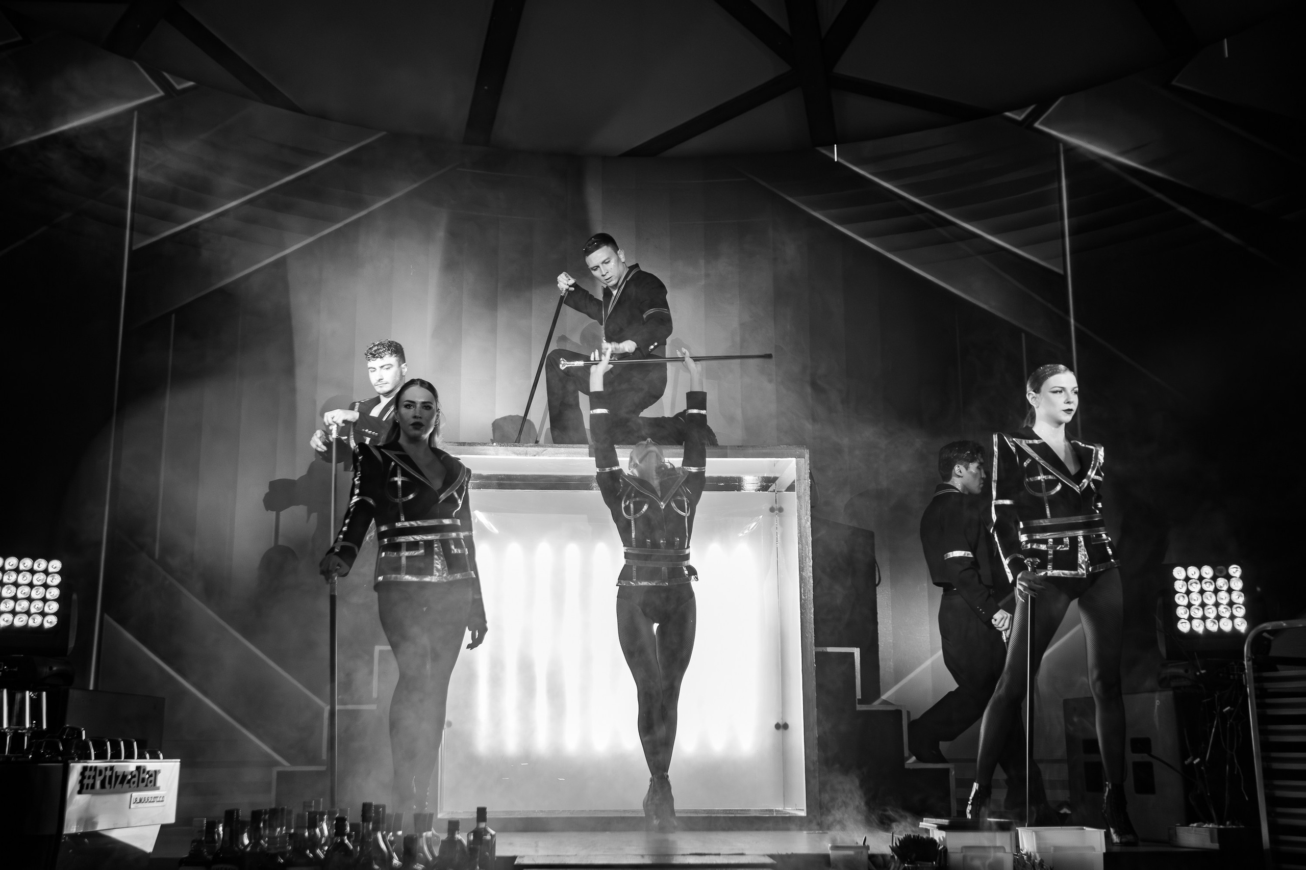 PTIZZA SHOW. Gold & Black in Ptizza Bar_Ялта_6.07.2025. Аминов Руслан | Фотограф