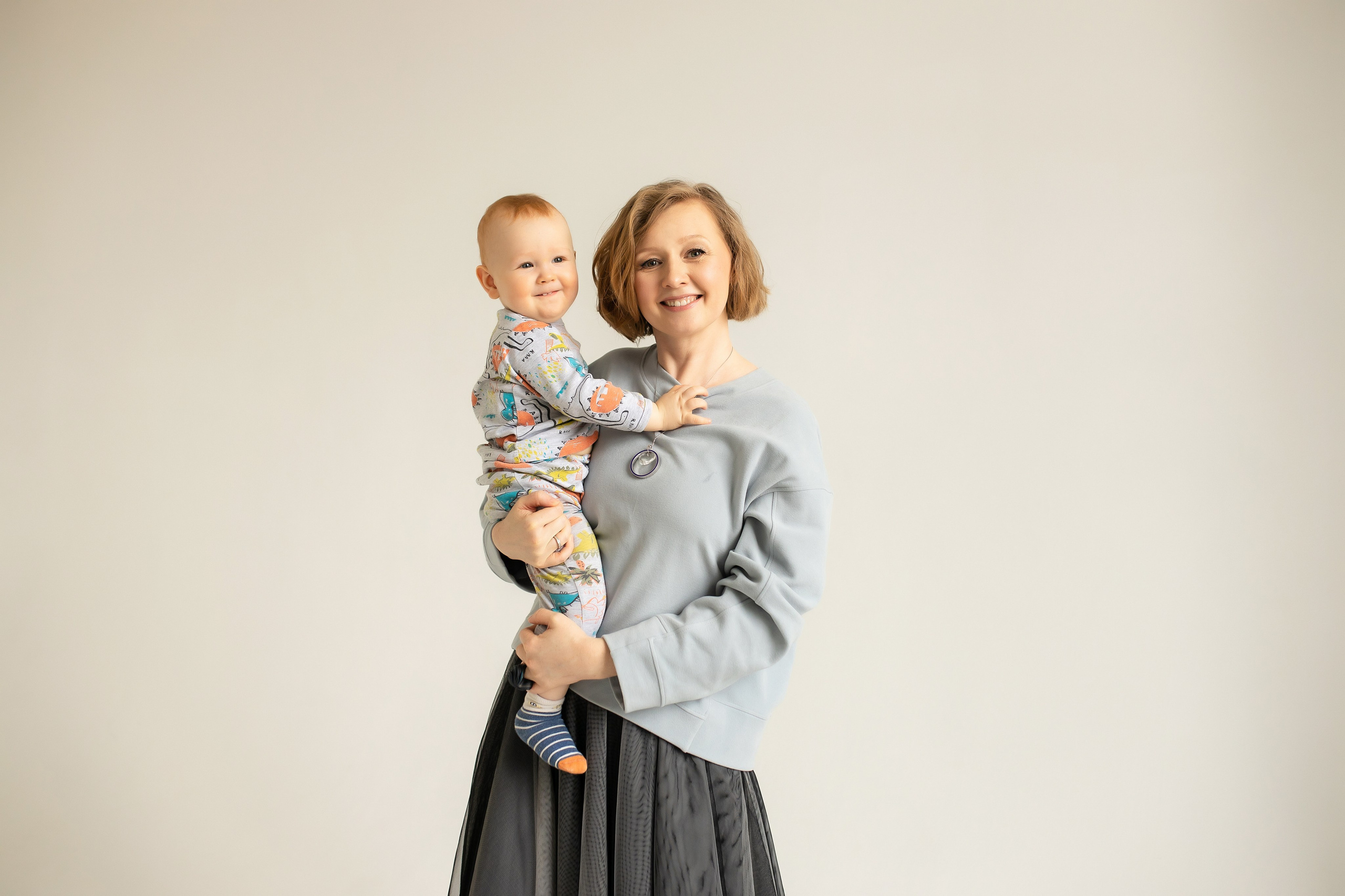 Семейная фотосессия на циклораме с естественным светом. Фотограф в Железнодорожном и Балашихе