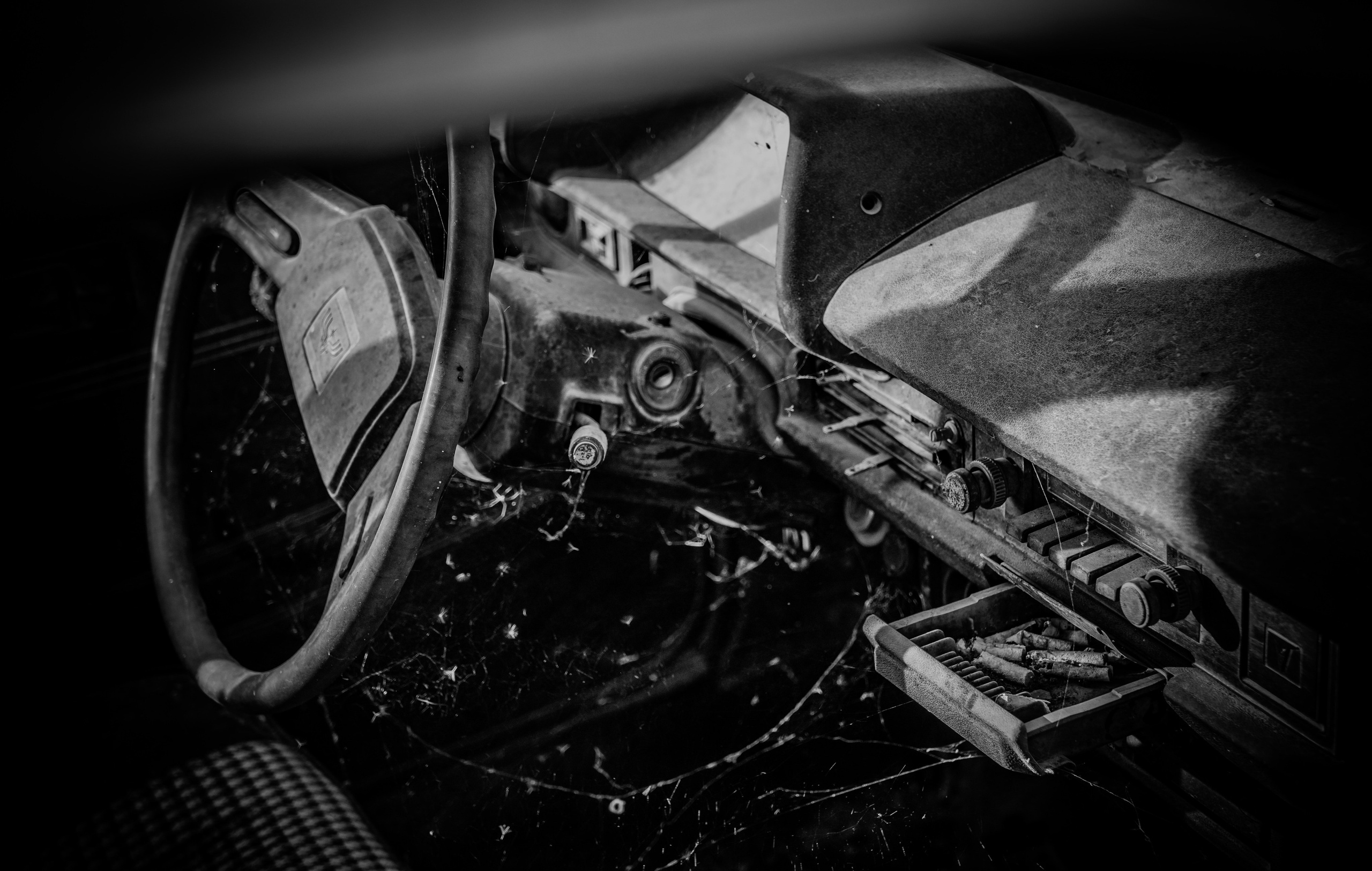 B&W. NE Cinema — backstage and reportage photography in cinema, music, Automotive and sport