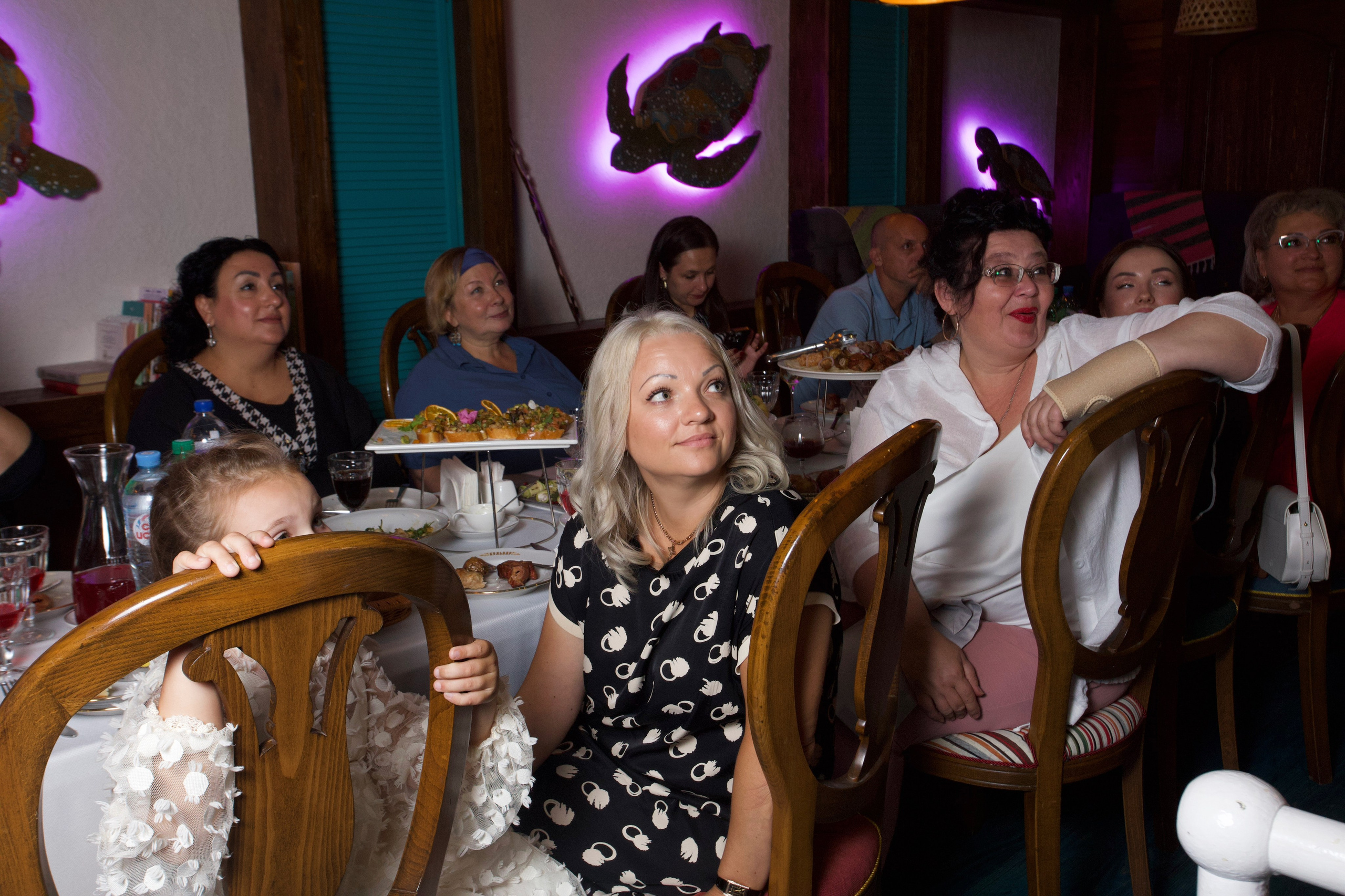 ВЫПУСКНОЙ «КОКОМО» 27.06.24. Репортажный фотограф Анапа