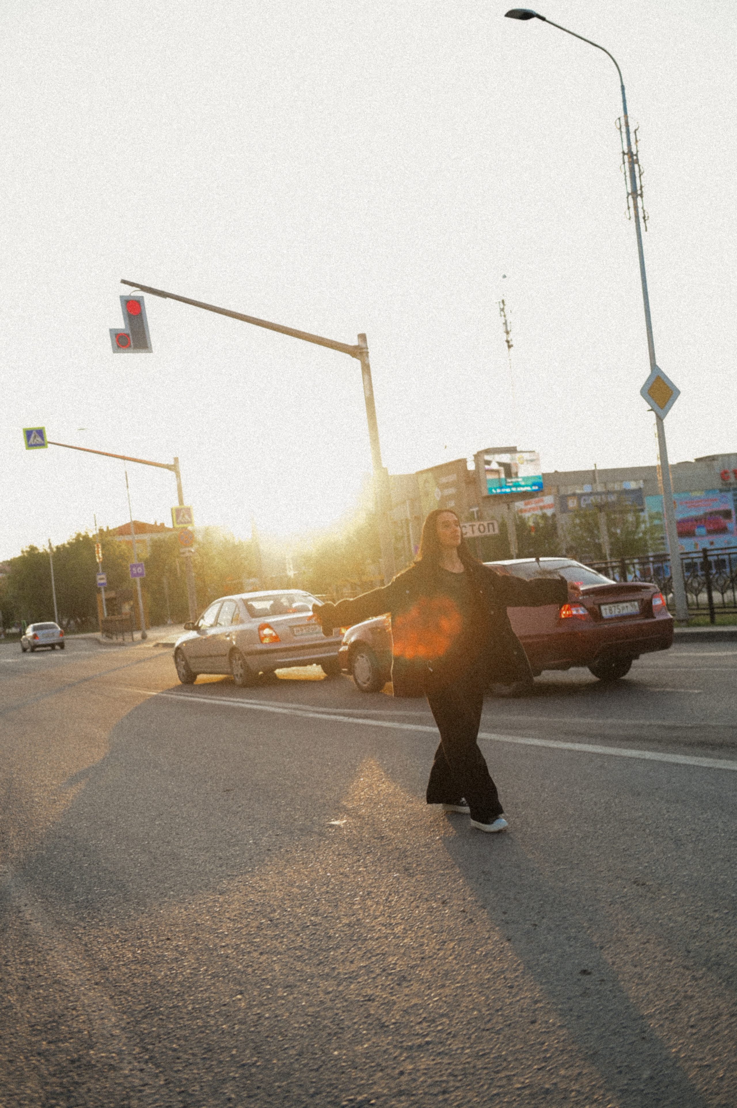Портретная фотосессия с цветущими деревьями. Семейный свадебный фотограф Екатеринбург Первоуральск Шарнина Алёна