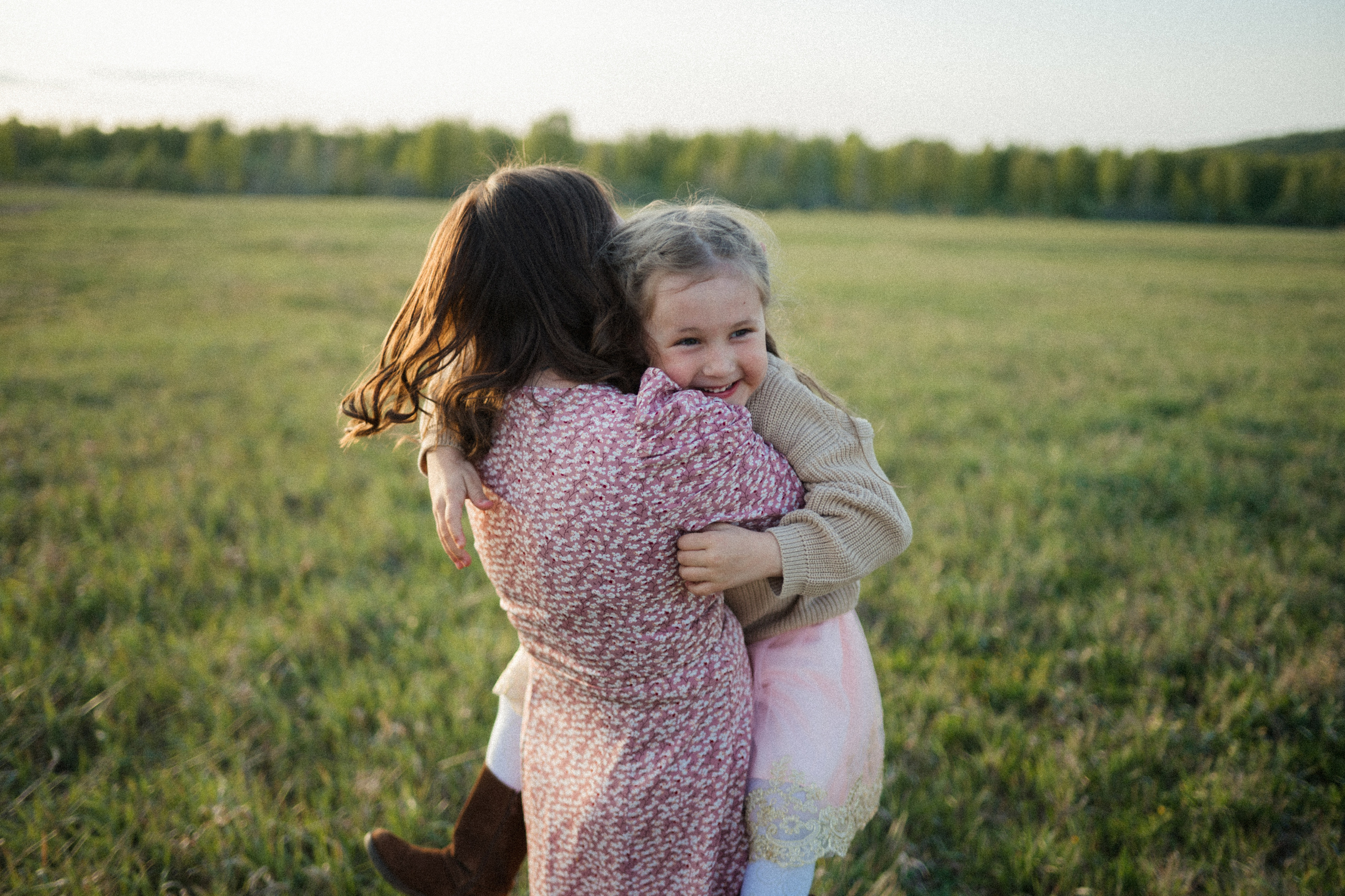 Семейная фотосессия на поле. Семейный свадебный фотограф Екатеринбург Первоуральск Шарнина Алёна
