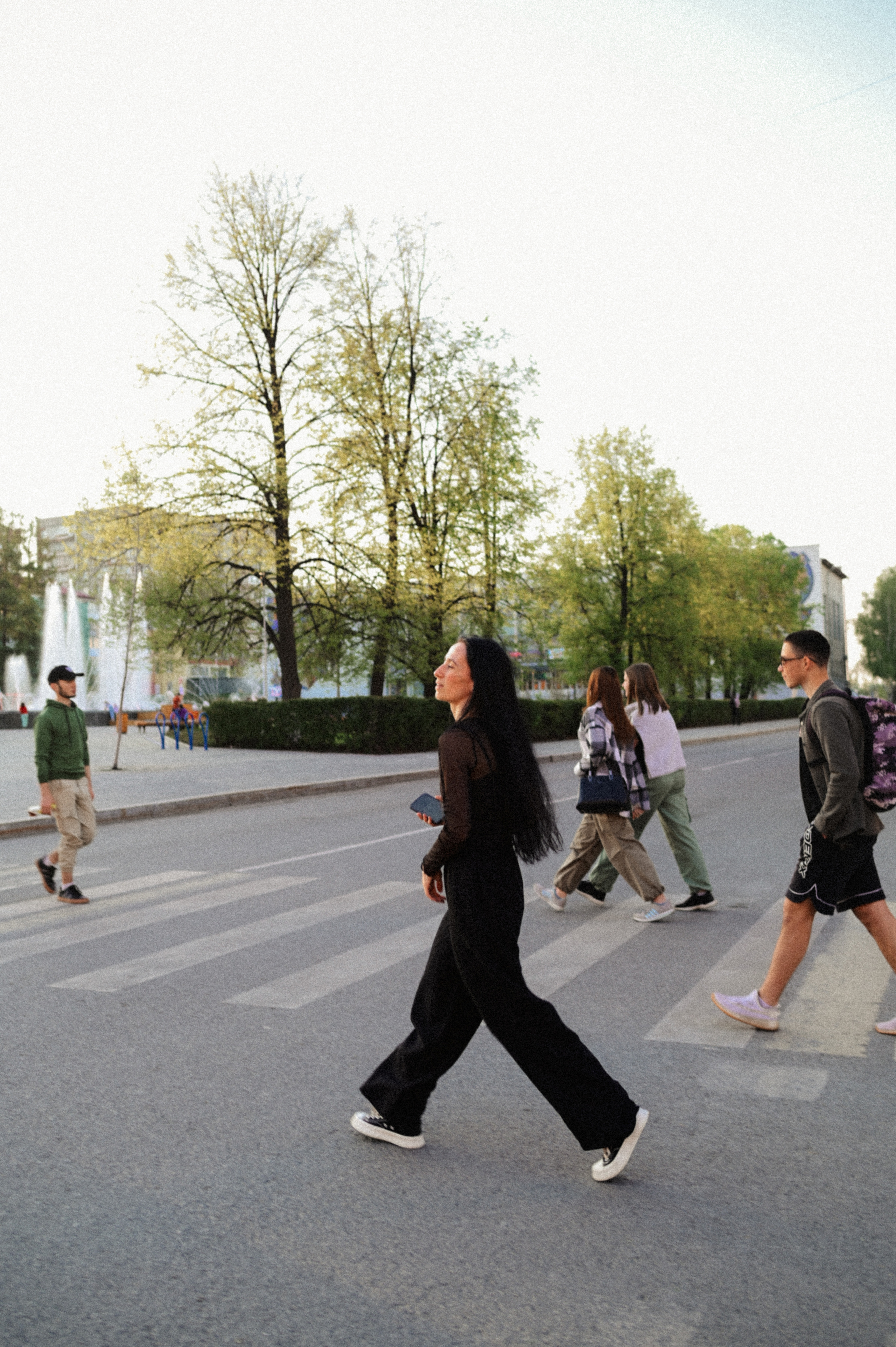 Портретная фотосессия с цветущими деревьями. Семейный свадебный фотограф Екатеринбург Первоуральск Шарнина Алёна