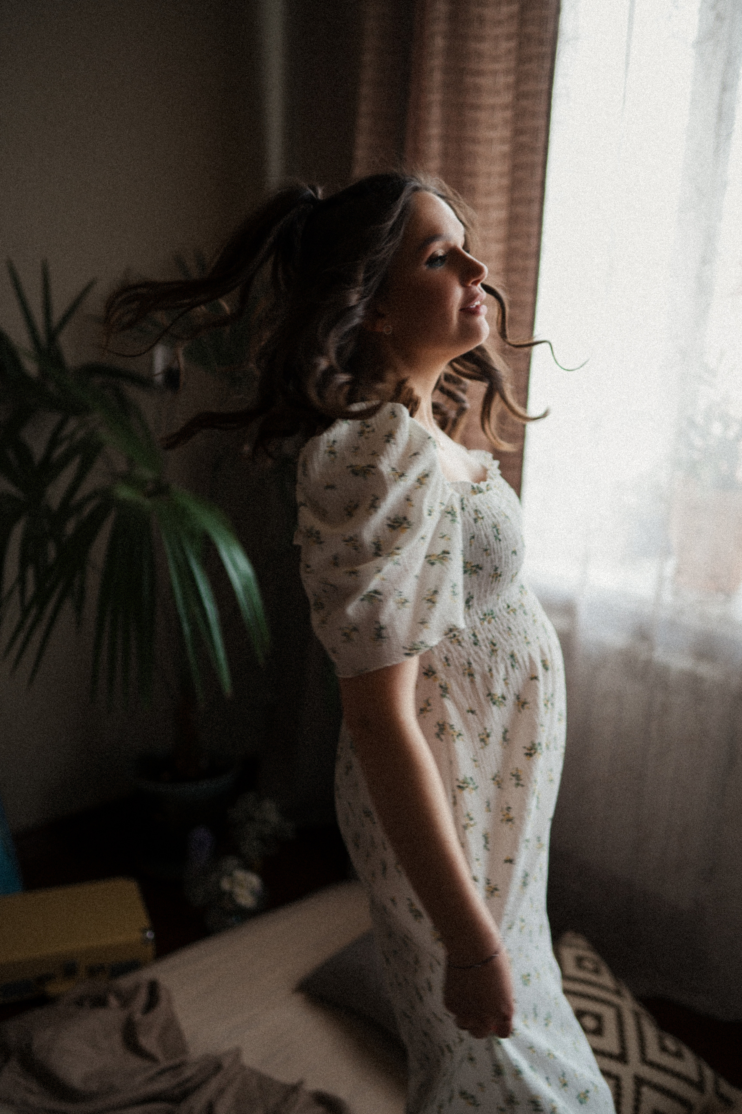 Фотосессия влюбленных в маленькой квартирке. Семейный свадебный фотограф Екатеринбург Первоуральск Шарнина Алёна