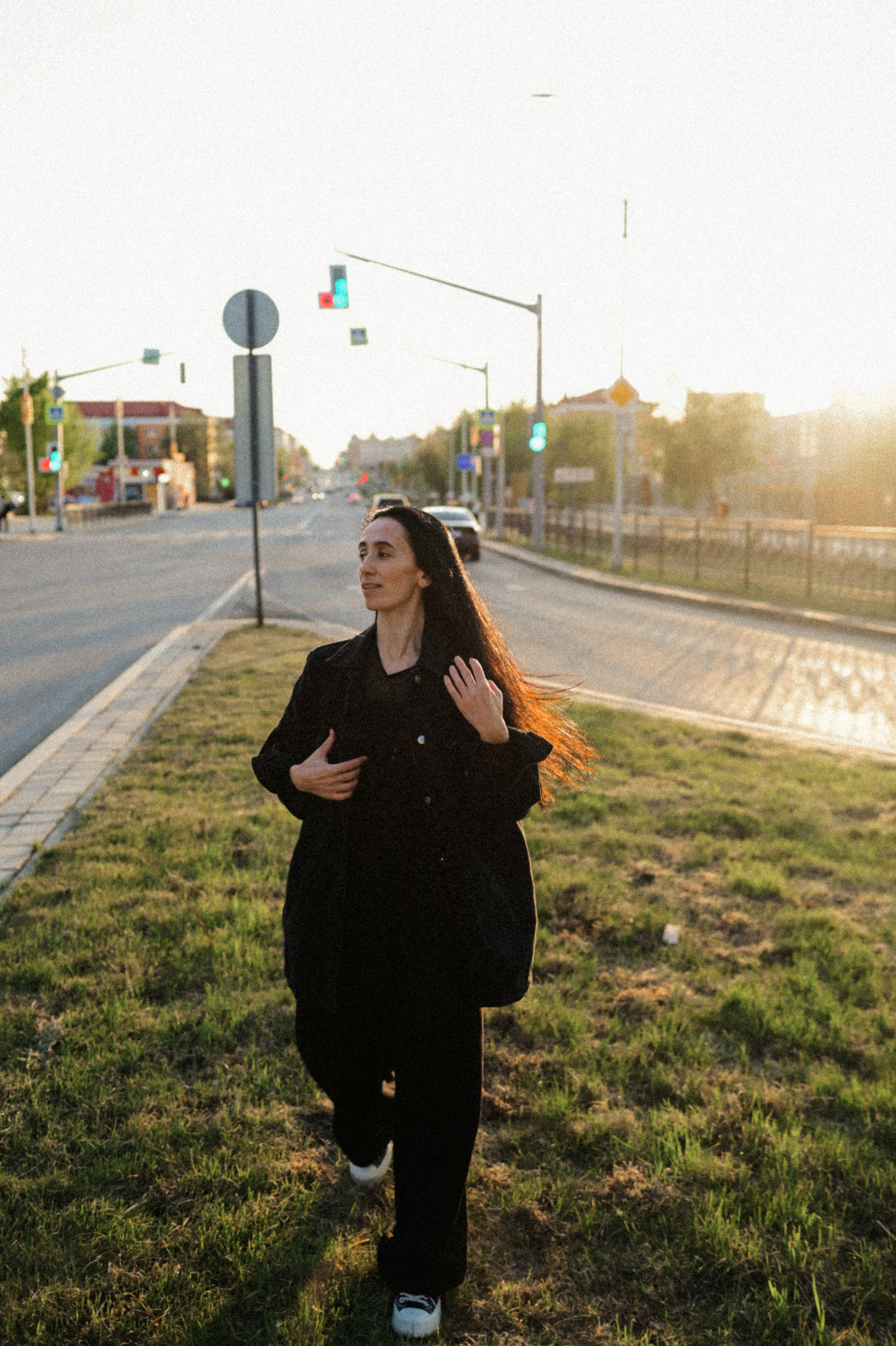 Портретная фотосессия с цветущими деревьями. Семейный свадебный фотограф Екатеринбург Первоуральск Шарнина Алёна