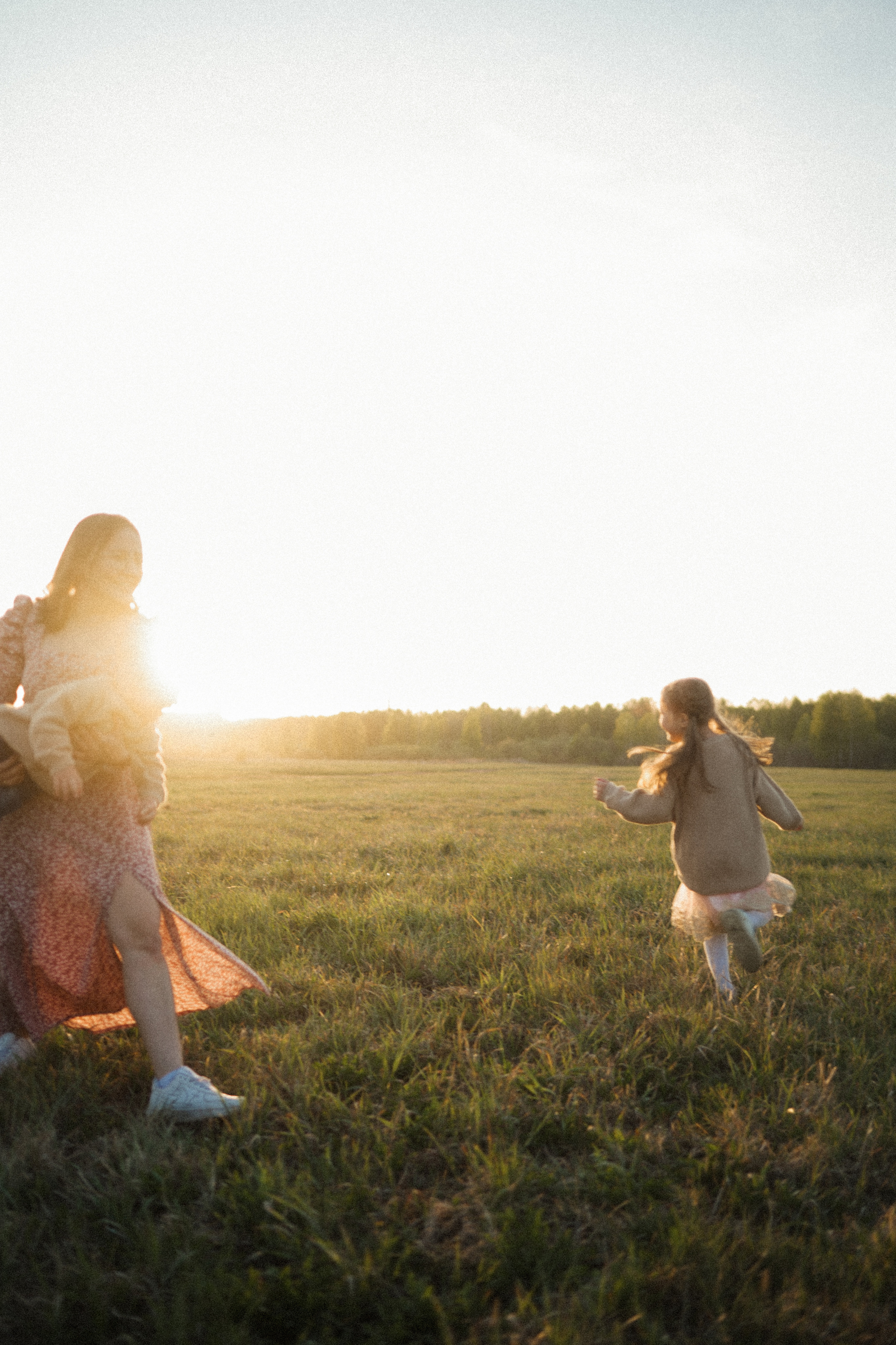 Семейная фотосессия на поле. Семейный свадебный фотограф Екатеринбург Первоуральск Шарнина Алёна