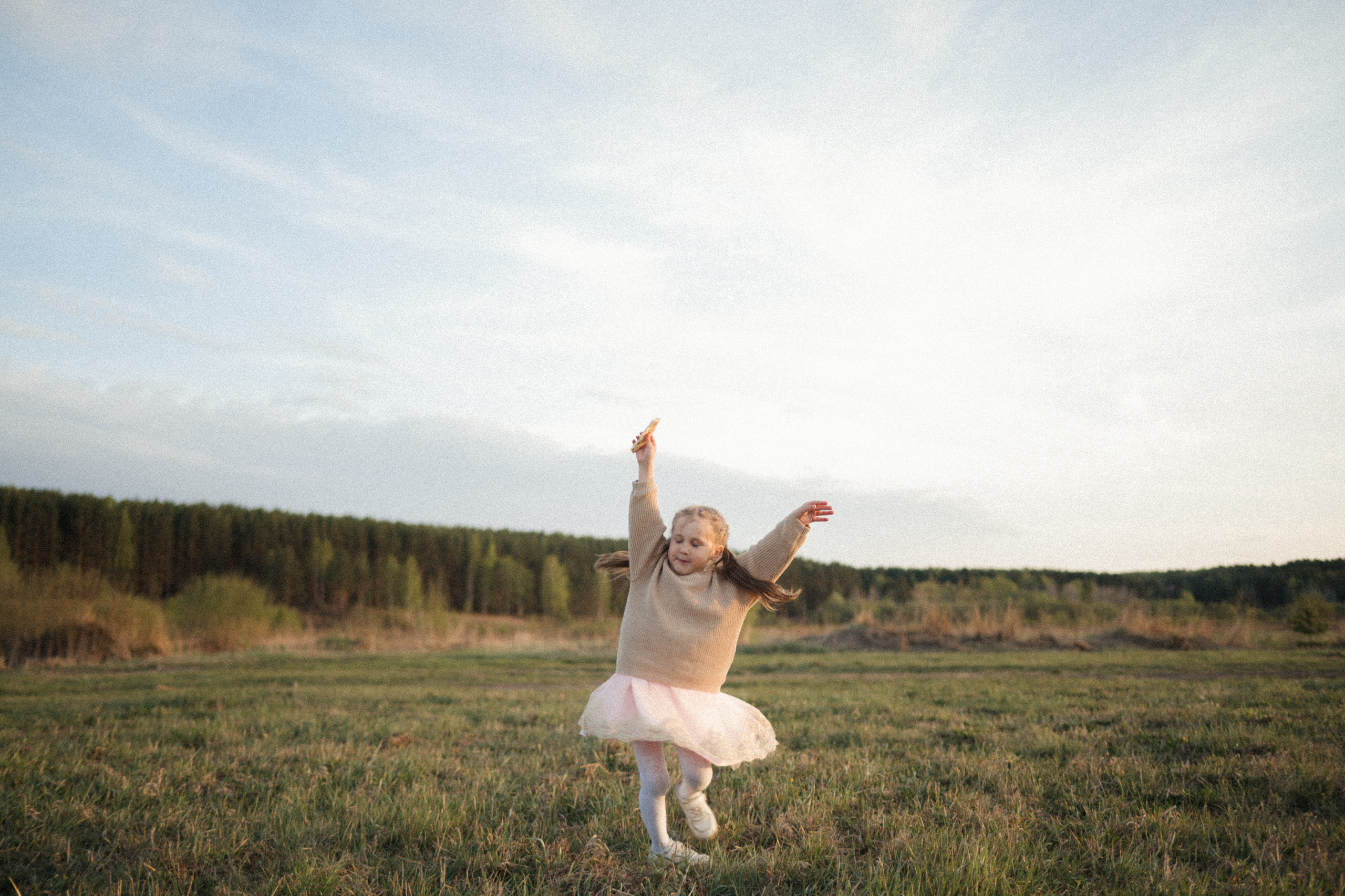 Семейная фотосессия на поле. Семейный свадебный фотограф Екатеринбург Первоуральск Шарнина Алёна