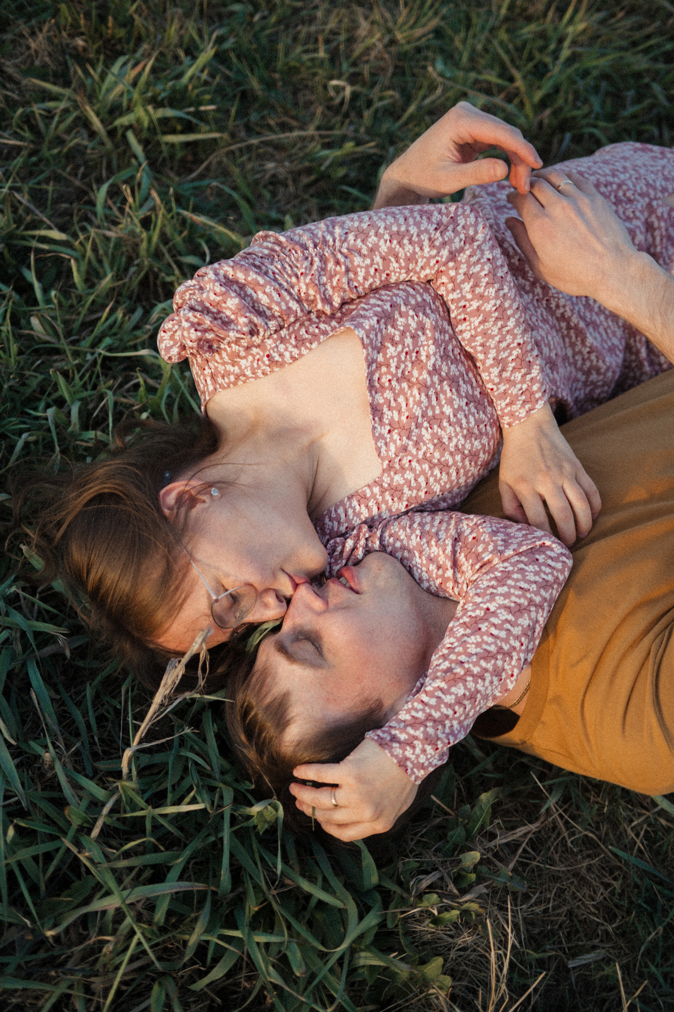 Семейная фотосессия на поле. Семейный свадебный фотограф Екатеринбург Первоуральск Шарнина Алёна