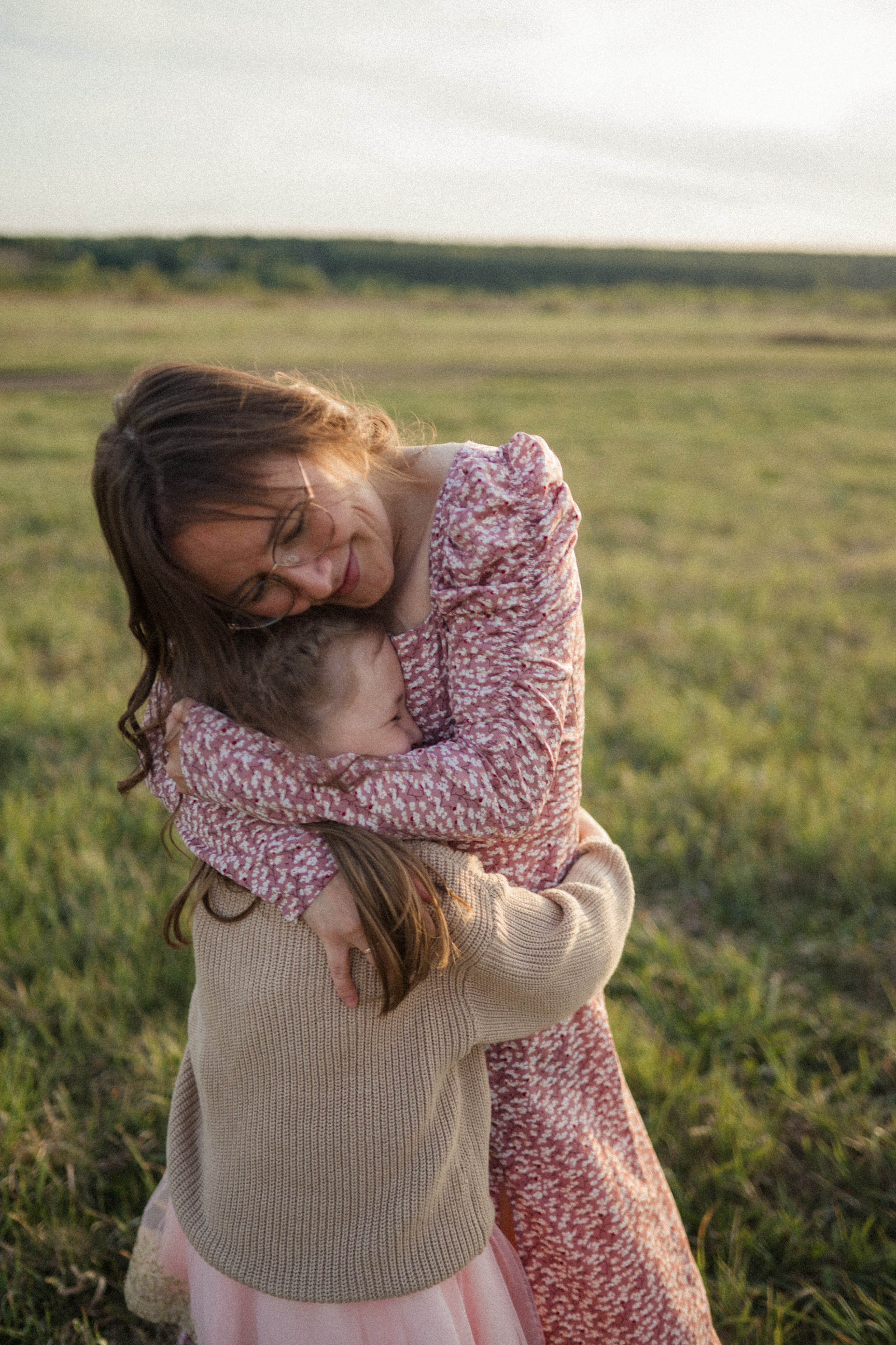 Семейная фотосессия на поле. Семейный свадебный фотограф Екатеринбург Первоуральск Шарнина Алёна