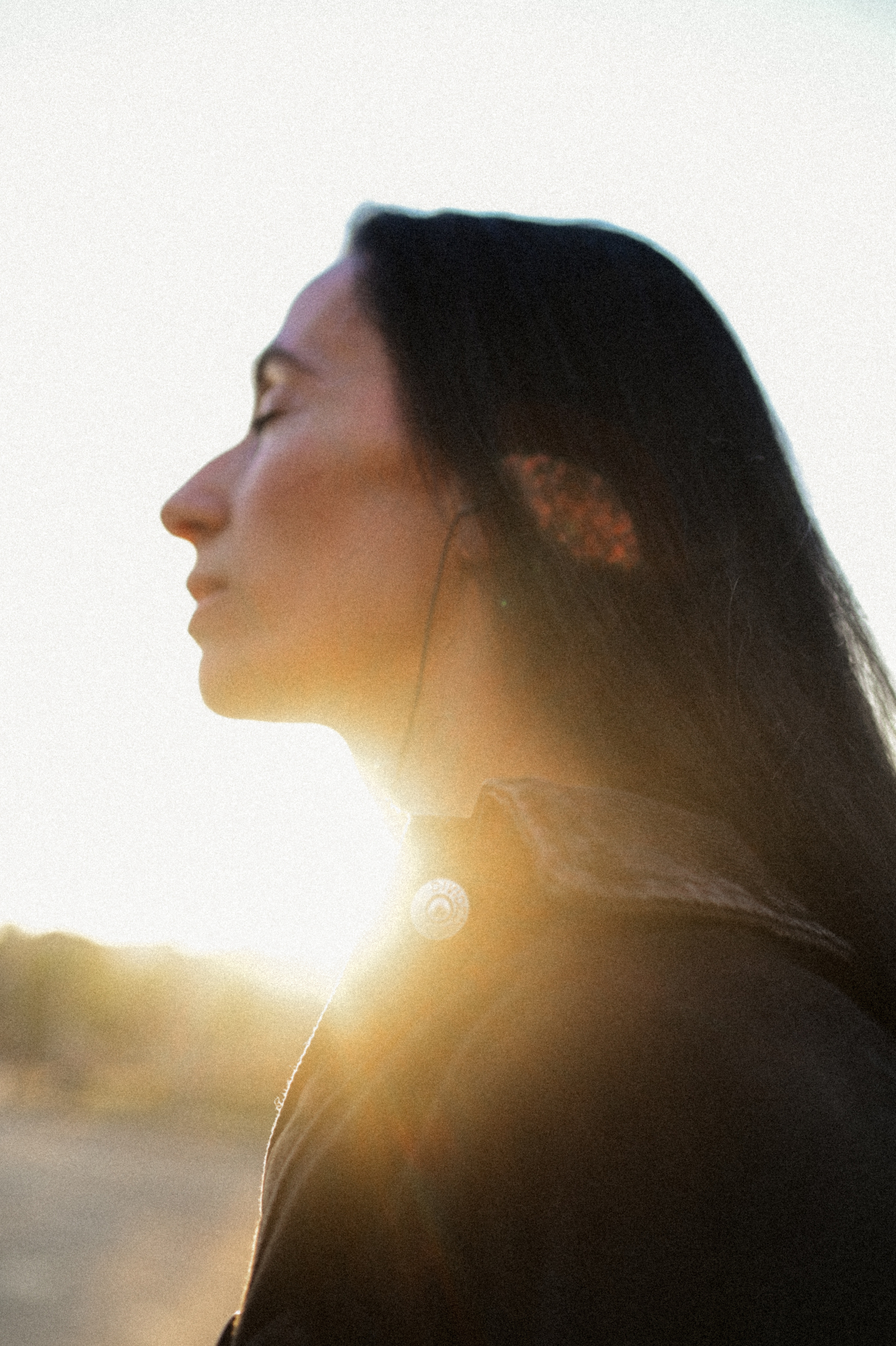 Портретная фотосессия с цветущими деревьями. Семейный свадебный фотограф Екатеринбург Первоуральск Шарнина Алёна