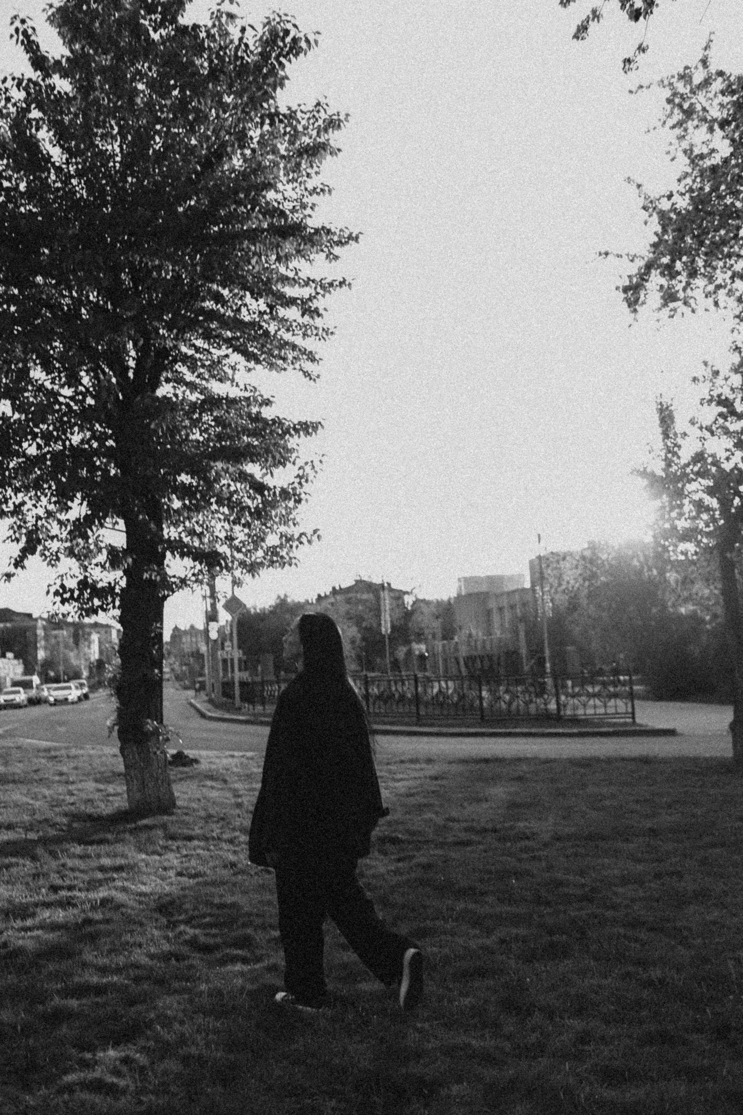 Портретная фотосессия с цветущими деревьями. Семейный свадебный фотограф Екатеринбург Первоуральск Шарнина Алёна