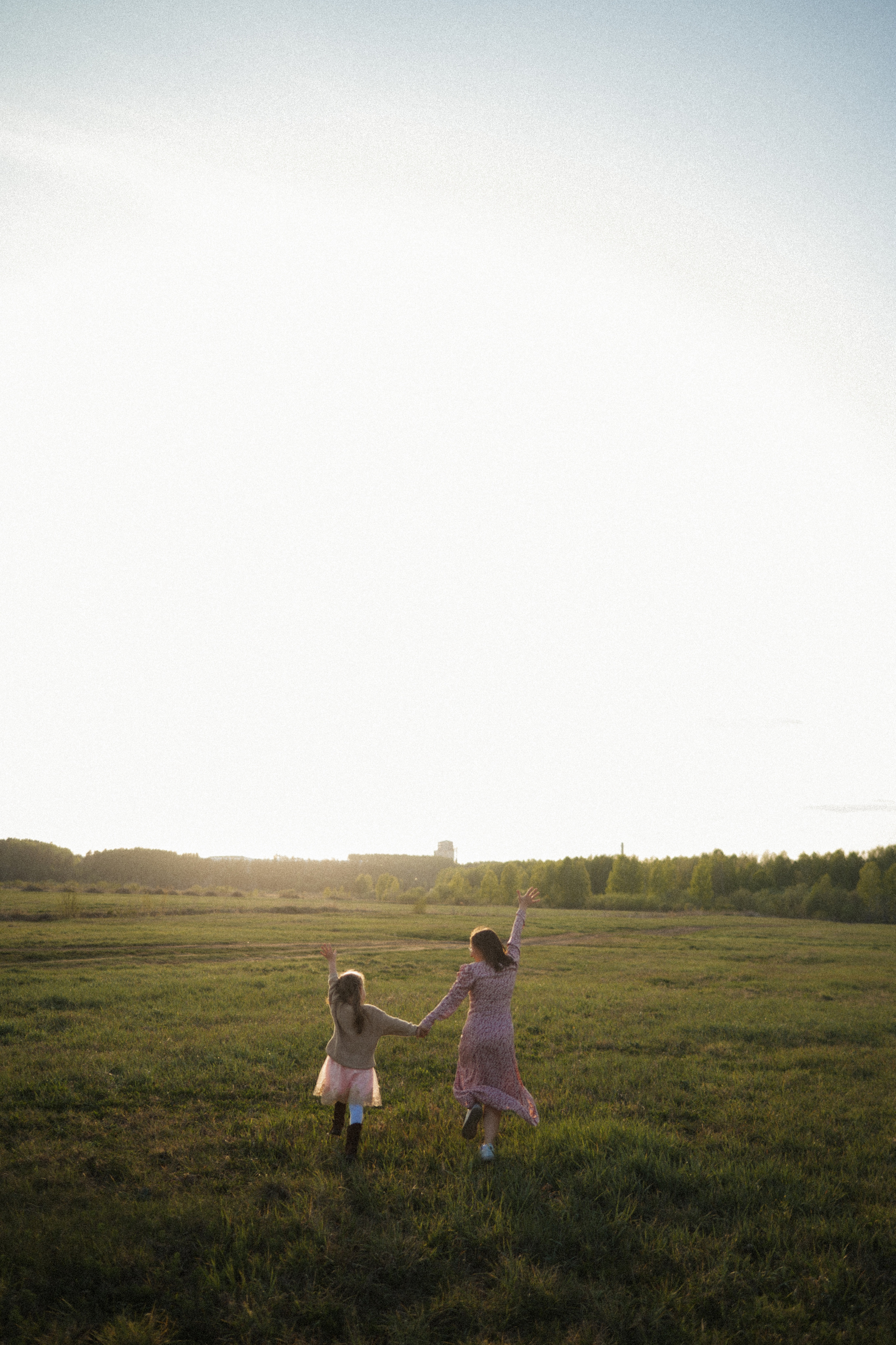 Семейная фотосессия на поле. Семейный свадебный фотограф Екатеринбург Первоуральск Шарнина Алёна