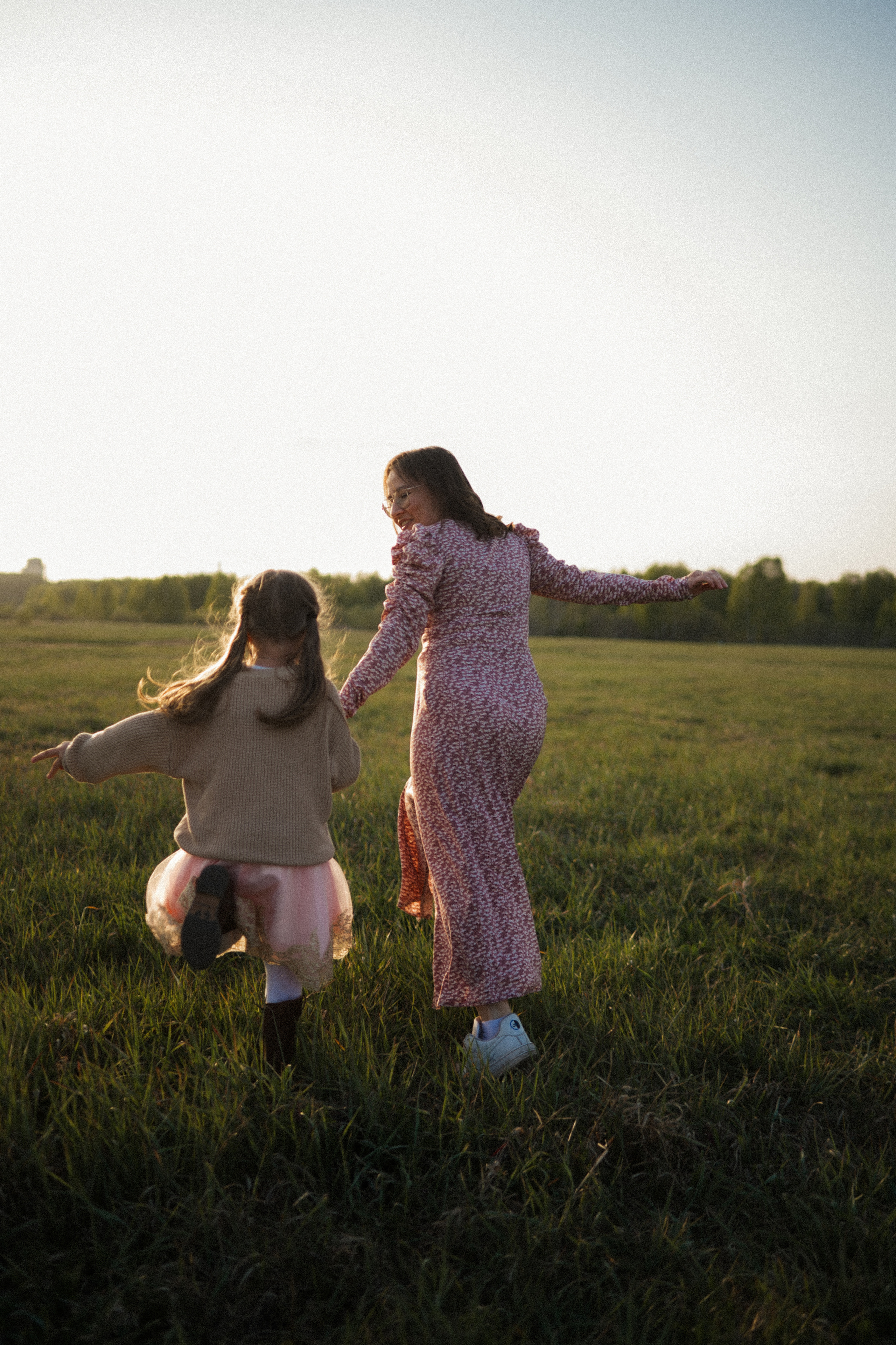 Семейная фотосессия на поле. Семейный свадебный фотограф Екатеринбург Первоуральск Шарнина Алёна